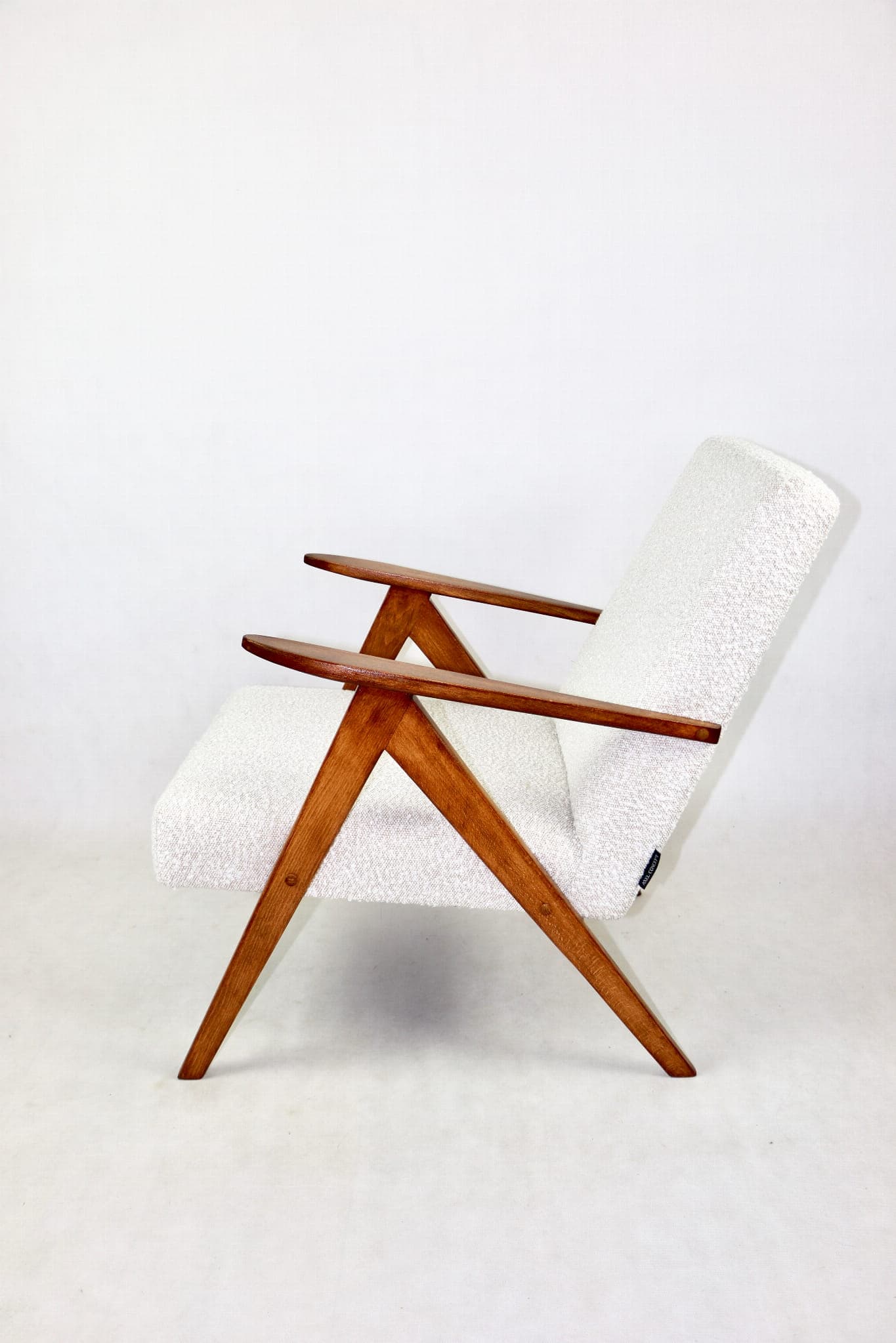 Fotel VAR B-310, bouclé ivory, dąb, Polska, lata 70. - 108141