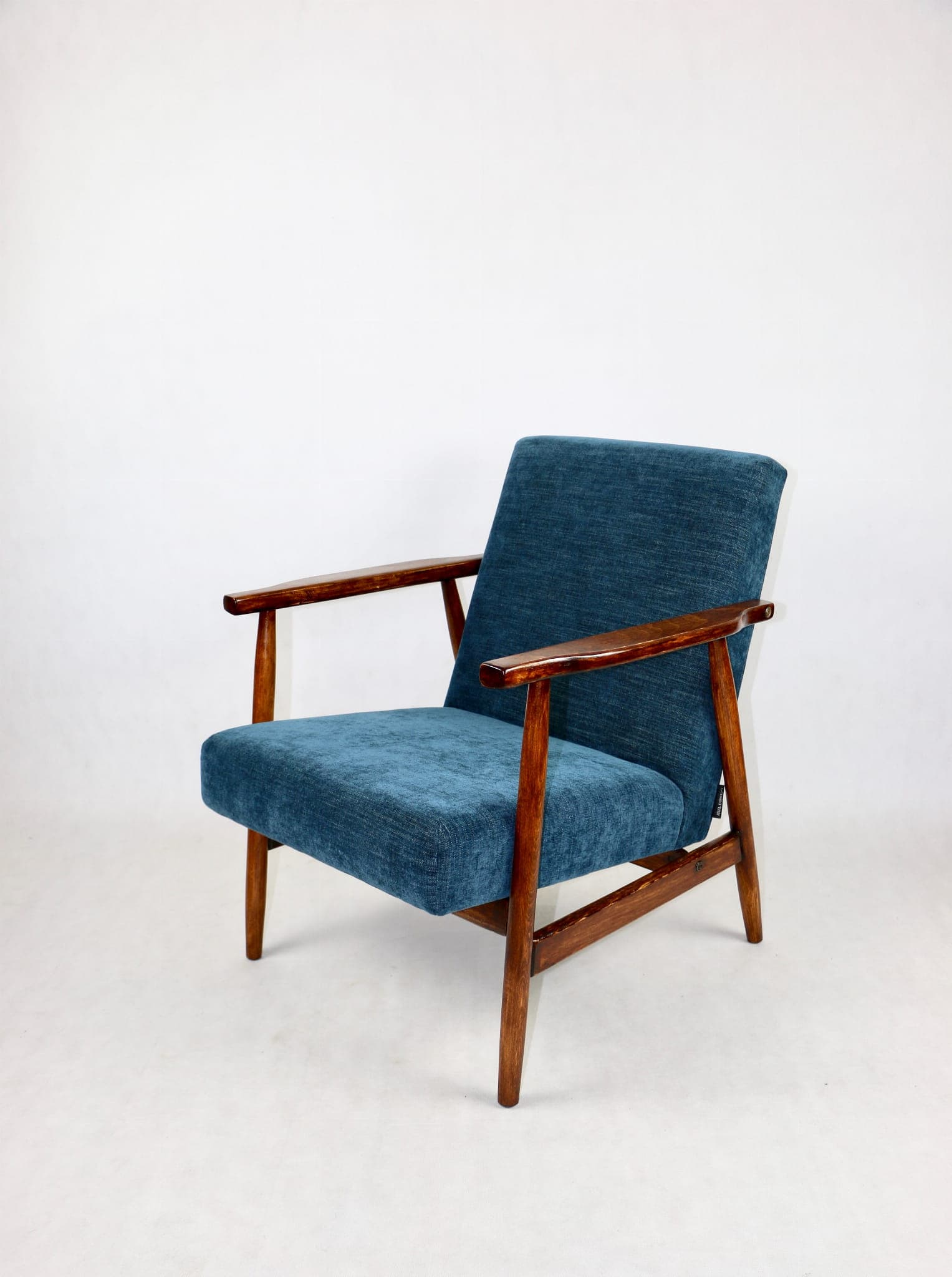 Fotel, navy blue jeans, orzech, Zakład Mebli Giętych w Radomsku, Polska, lata 70. - 108087