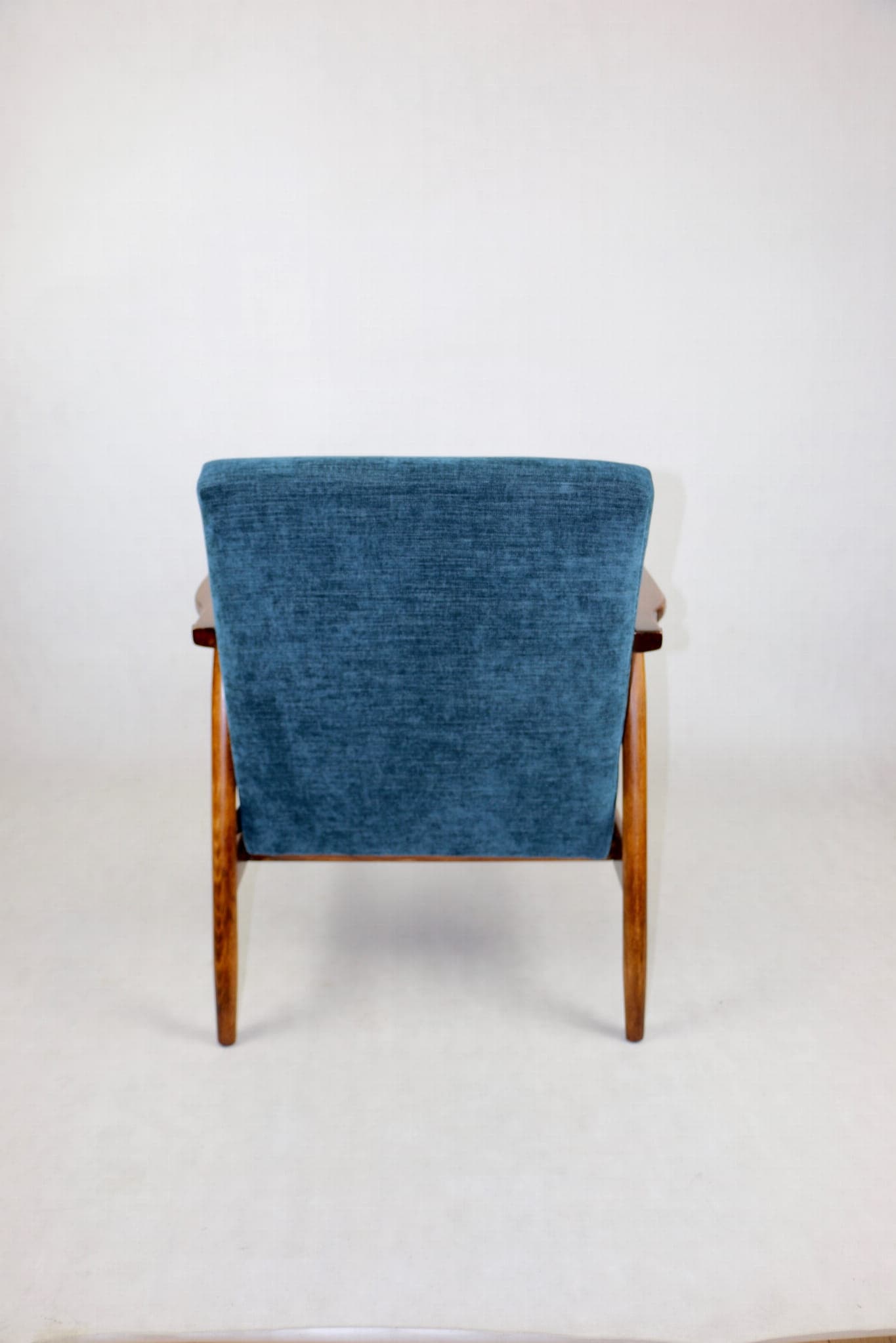 Fotel, navy blue jeans, orzech, Zakład Mebli Giętych w Radomsku, Polska, lata 70. - 108092