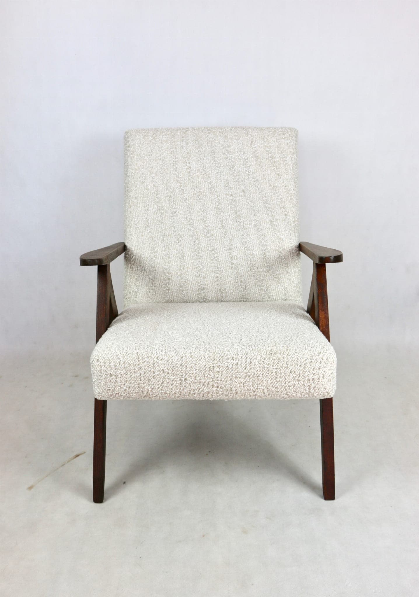 Armchair VAR B-310, ivory bouclé, dark oak, Poland, 1970s. - 107963