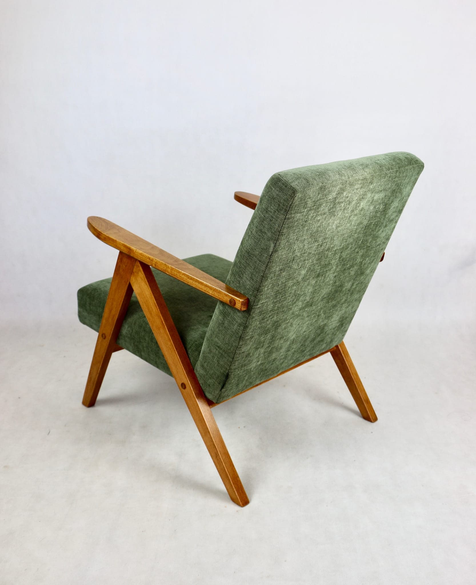 Armchair B-310 VAR, olive green, light wood, Poland, 1970s. - 107957