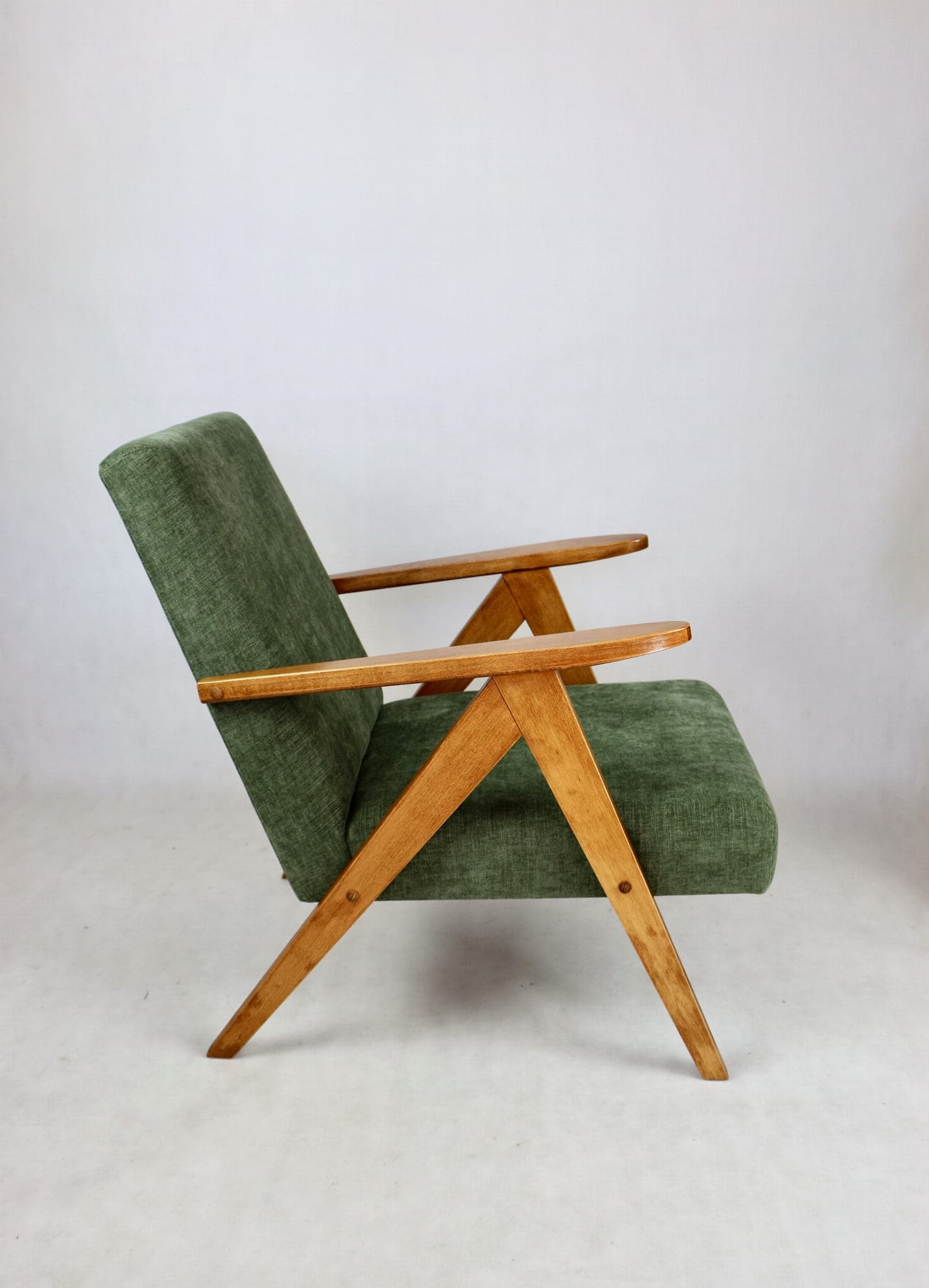 Armchair B-310 VAR, olive green, light wood, Poland, 1970s. - 107959