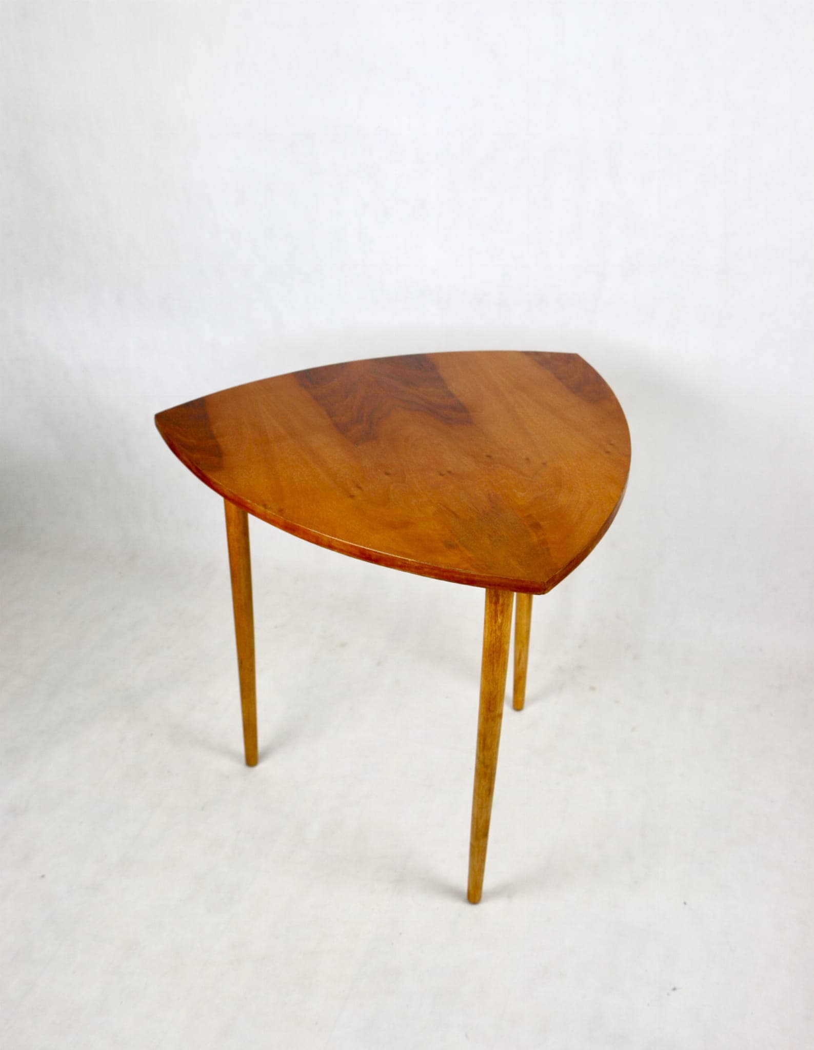 Stolik kawowy Liść, brązowy jasny, drewno, Polska, lata 70. - 107917