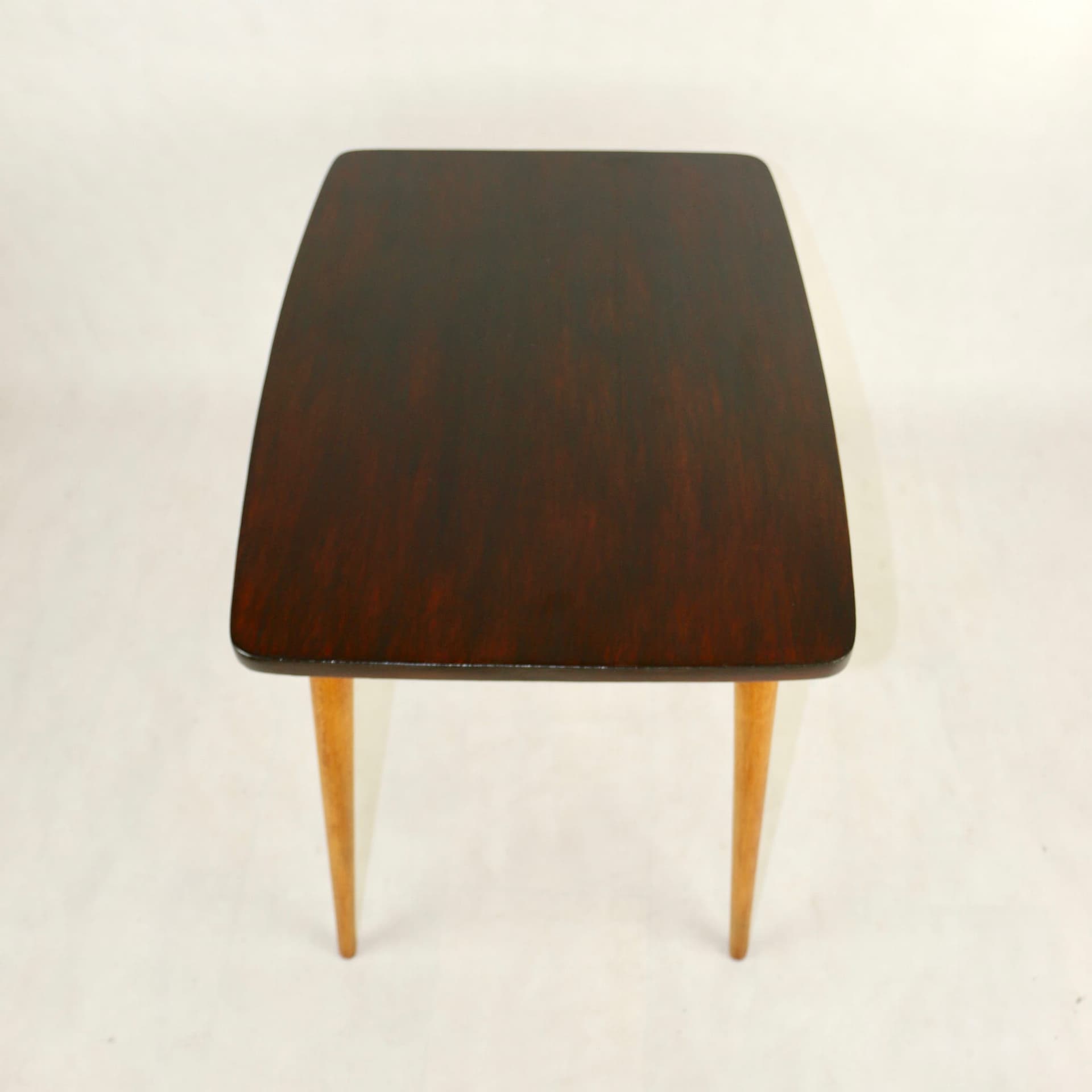 Stolik kawowy, brązowy ciemny, drewno, Polska, lata 70. - 107905