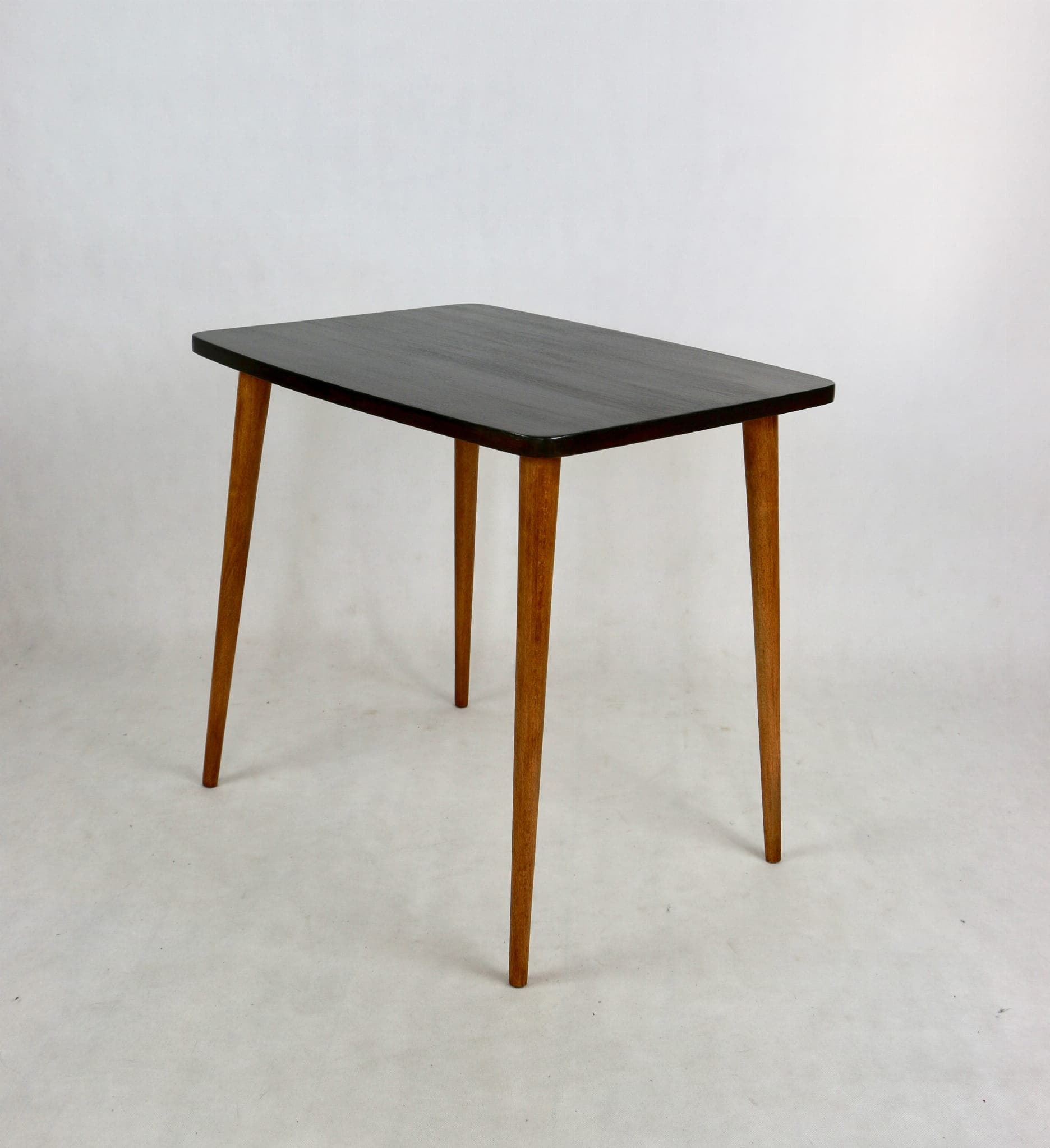 Stolik kawowy, brązowy ciemny, drewno, Polska, lata 70. - 107906