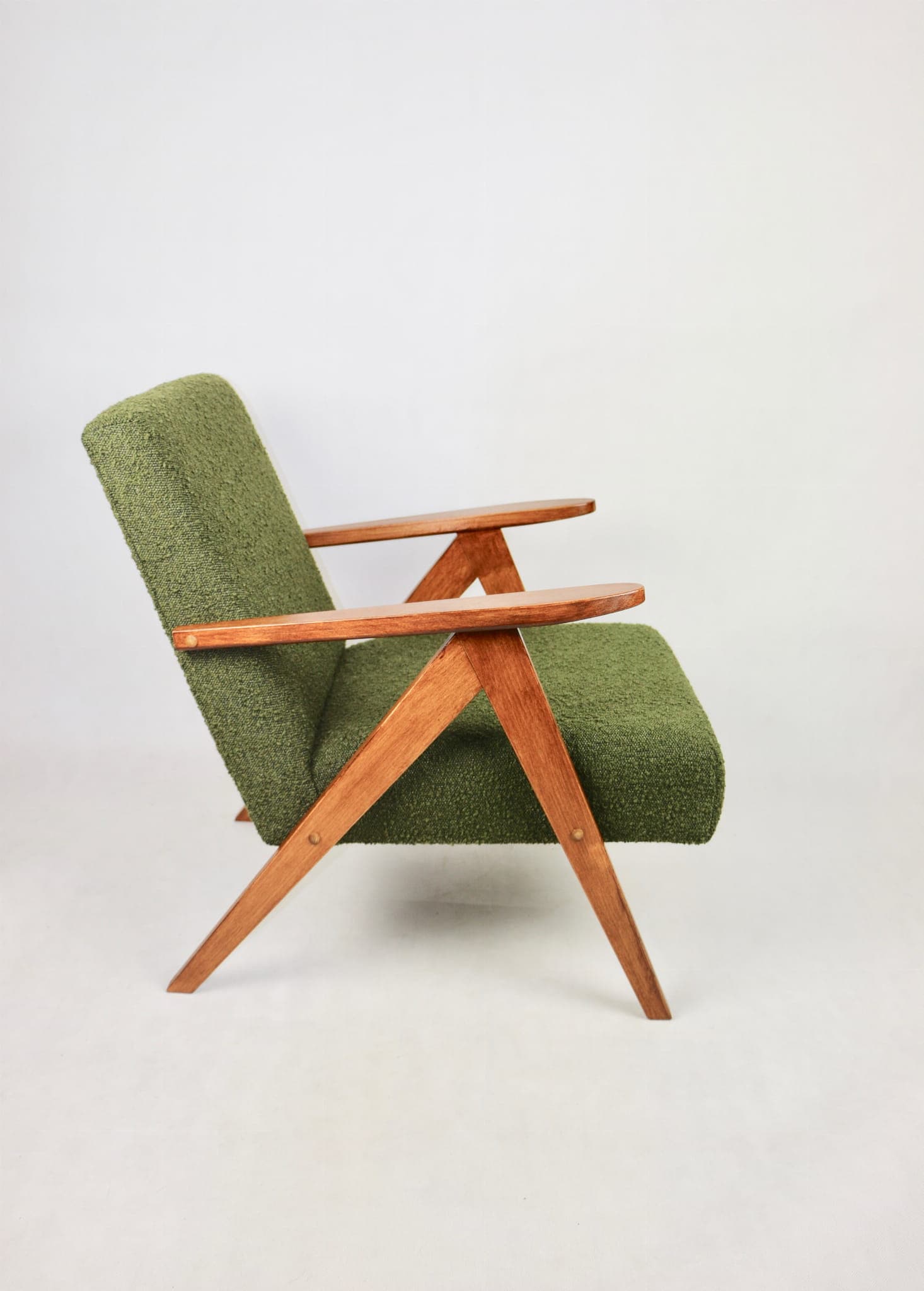Armchair VAR B-310, olive bouclé, oak, Poland, 1970s. - 107829