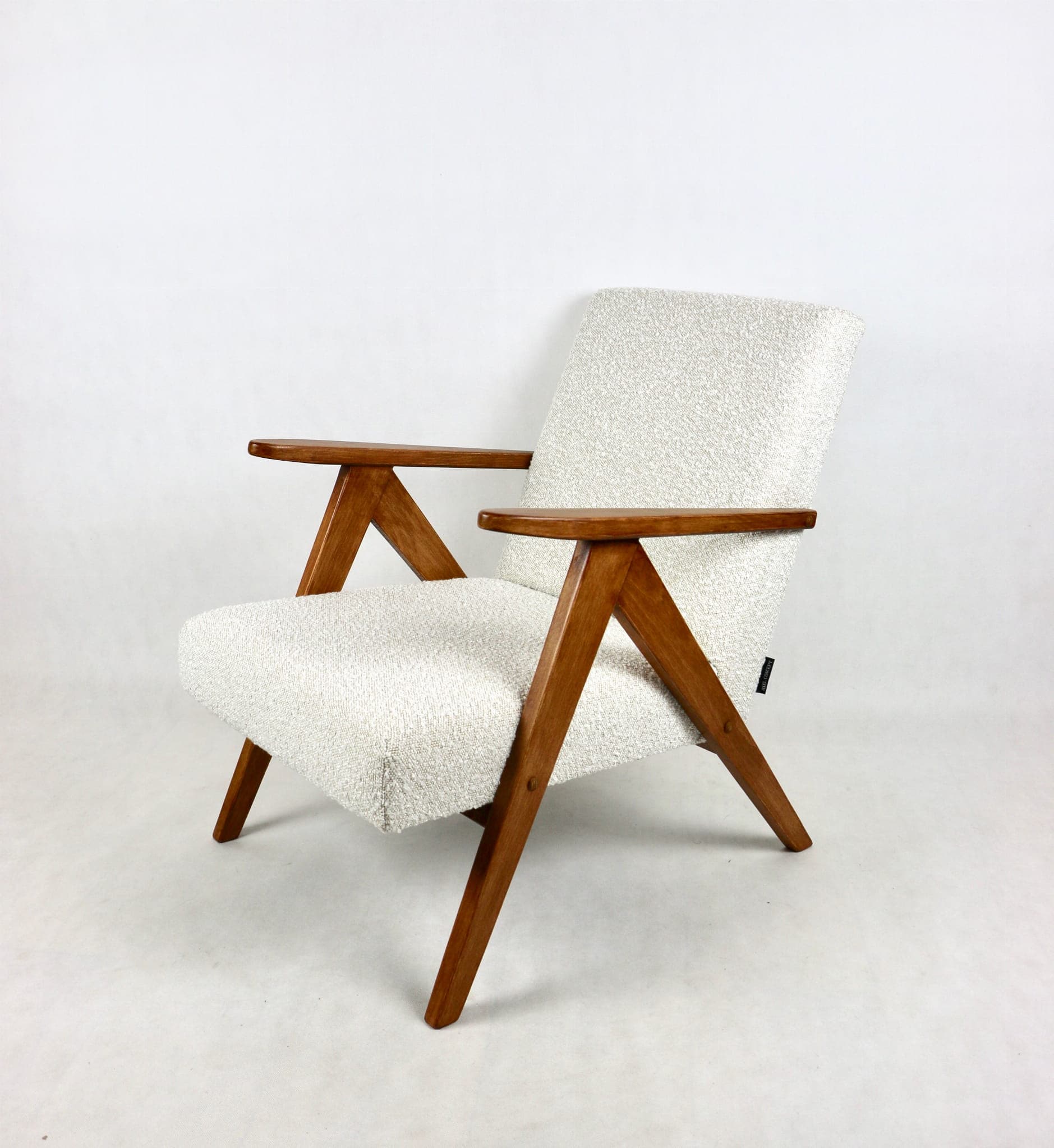 Armchair VAR B-310, ivory bouclé, natural oak, Poland, 1970s. - 107717