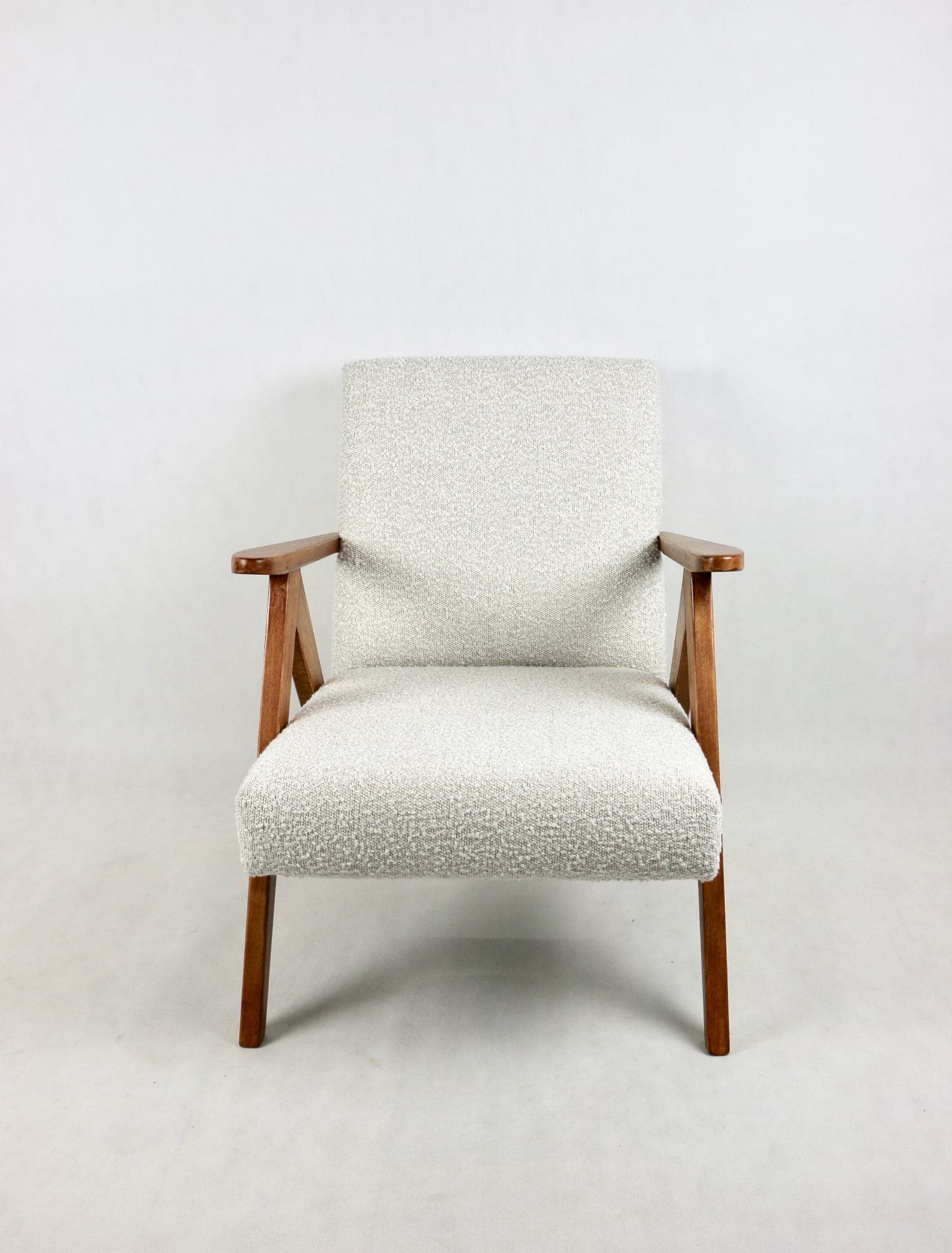 Armchair VAR B-310, ivory bouclé, natural oak, Poland, 1970s. - 107709