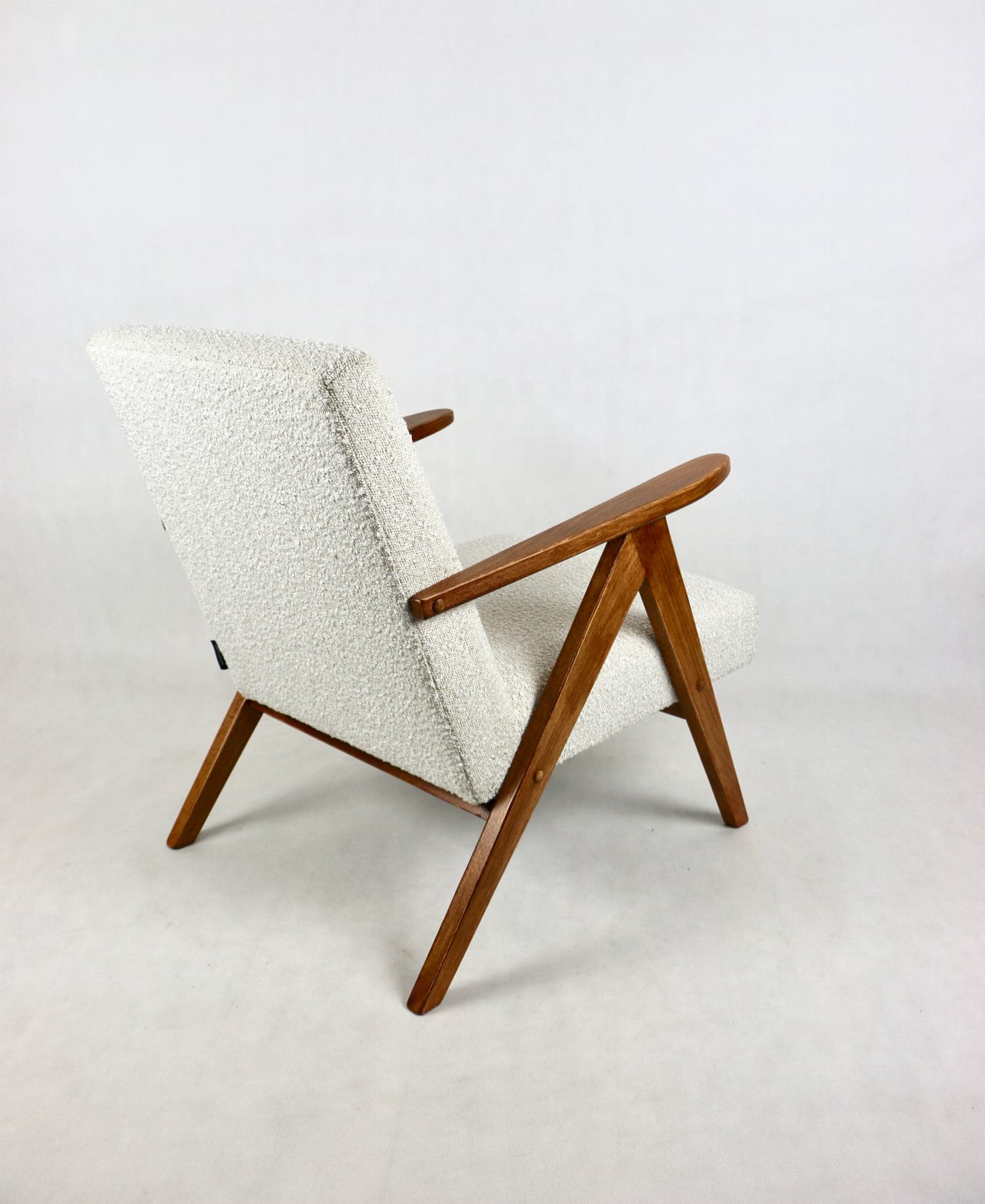 Armchair VAR B-310, ivory bouclé, natural oak, Poland, 1970s. - 107712