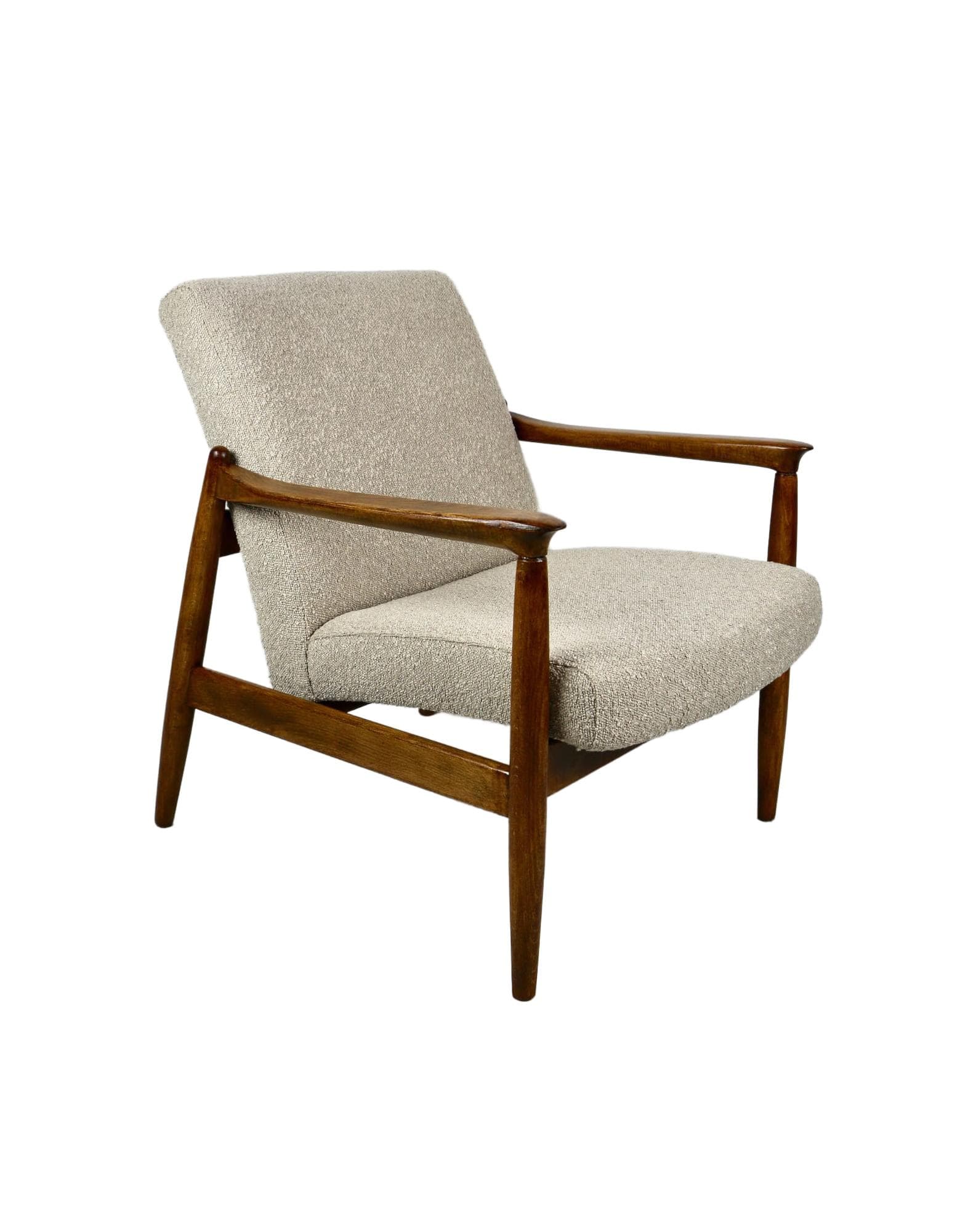 Fotel GFM-64, bouclé beżowy, drewno dąb, proj. E. Homa, Polska, lata 70.