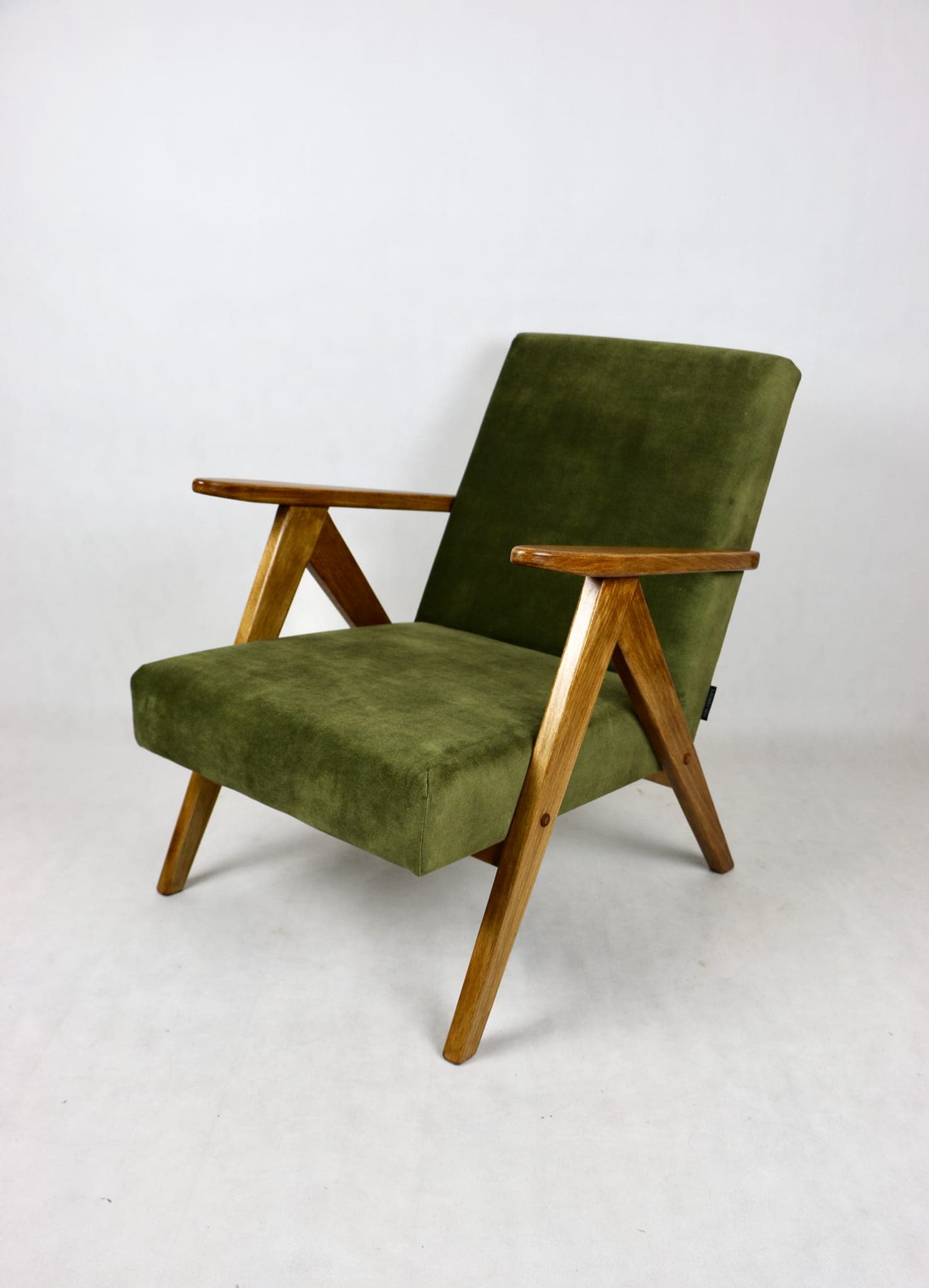 Armchair B-310 VAR, olive green velvet, oak wood, Poland, 1970s. - 107636