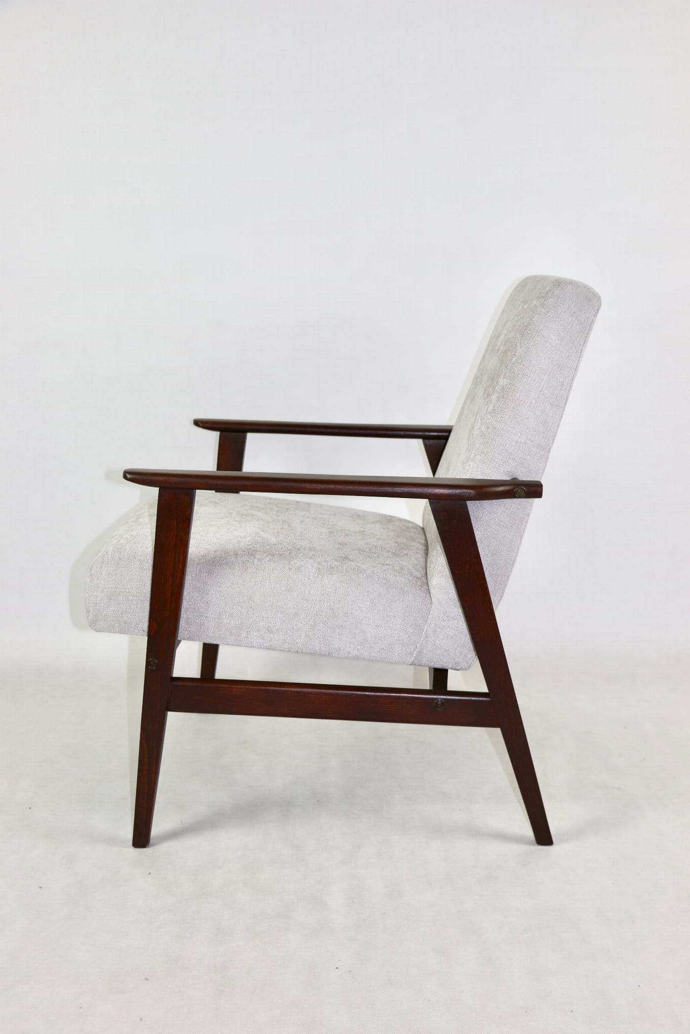 Fotel Lis, jasnoszary, drewno orzech, proj. H. Lis, Polska, lata 70. - 107495