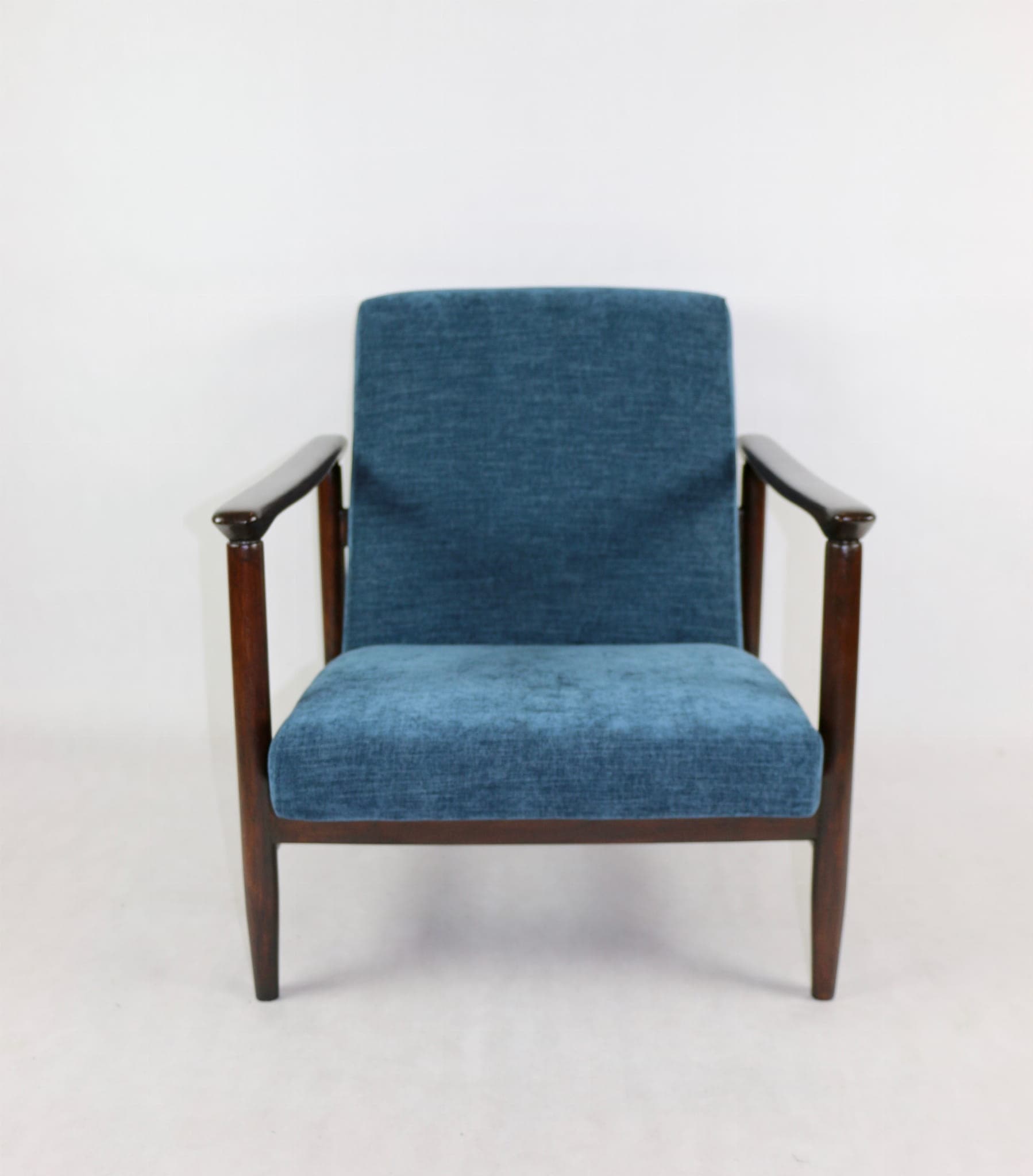 Fotel GFM-142, navy blue, drewno ciemne, proj. E. Homa, Polska, lata 70. - 107479