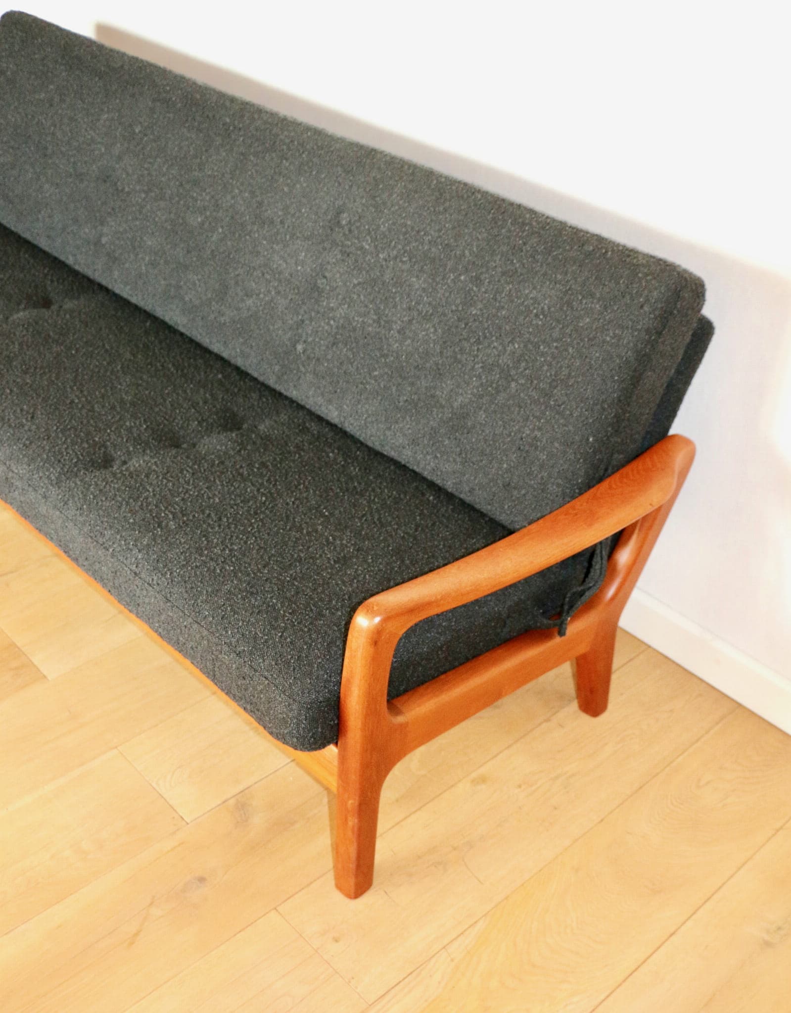 Sofa rozkładana, teak czarny bouclé, Dania, lata 70. - 107473