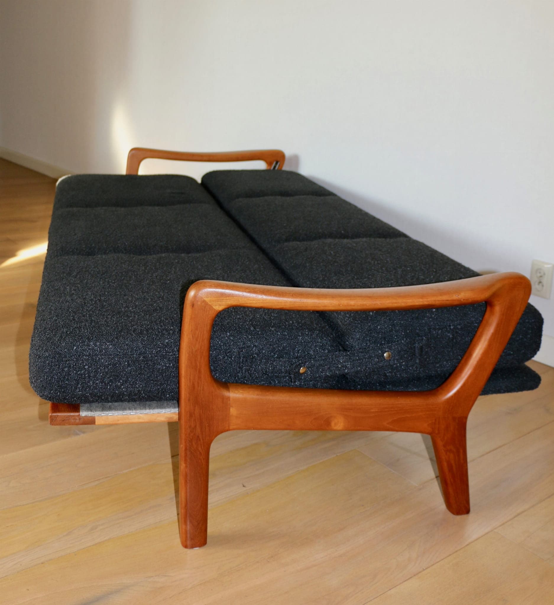 Sofa rozkładana, teak czarny bouclé, Dania, lata 70. - 107477