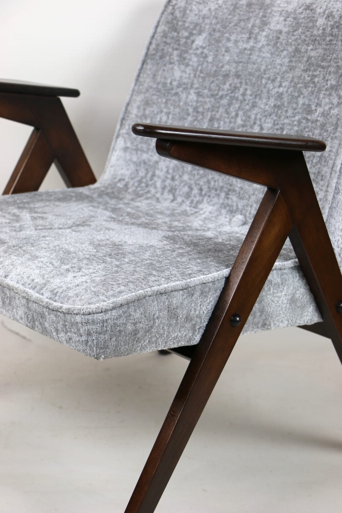 Fotel Bunny Zajączek, srebrny, drewno, lata 70. - 107102