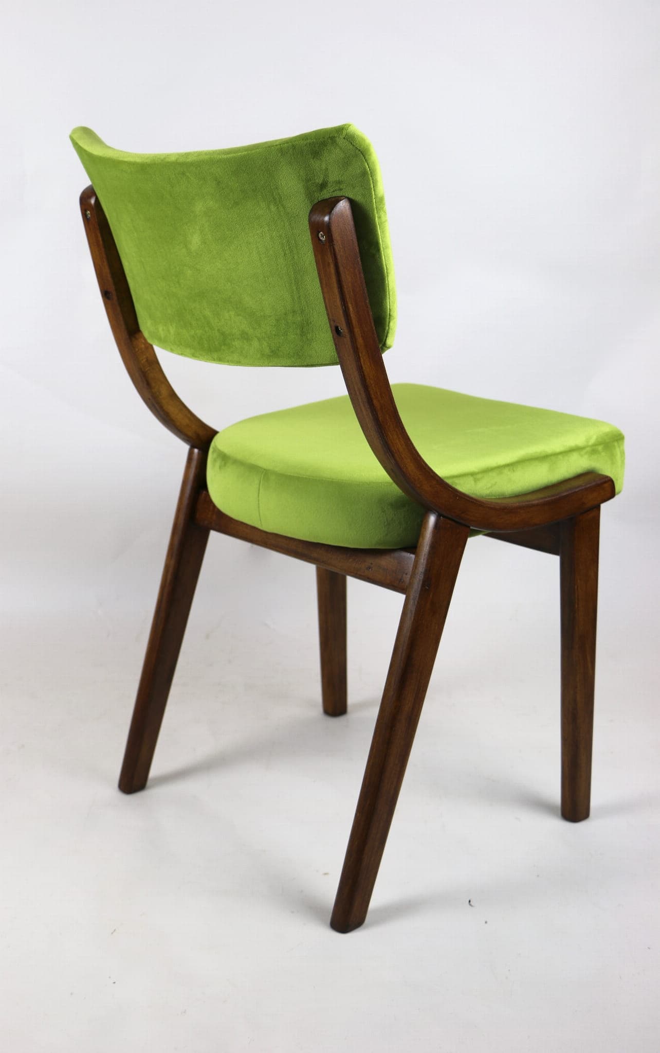 Krzesło, velvet zielony, drewno, lata 60. - 107066