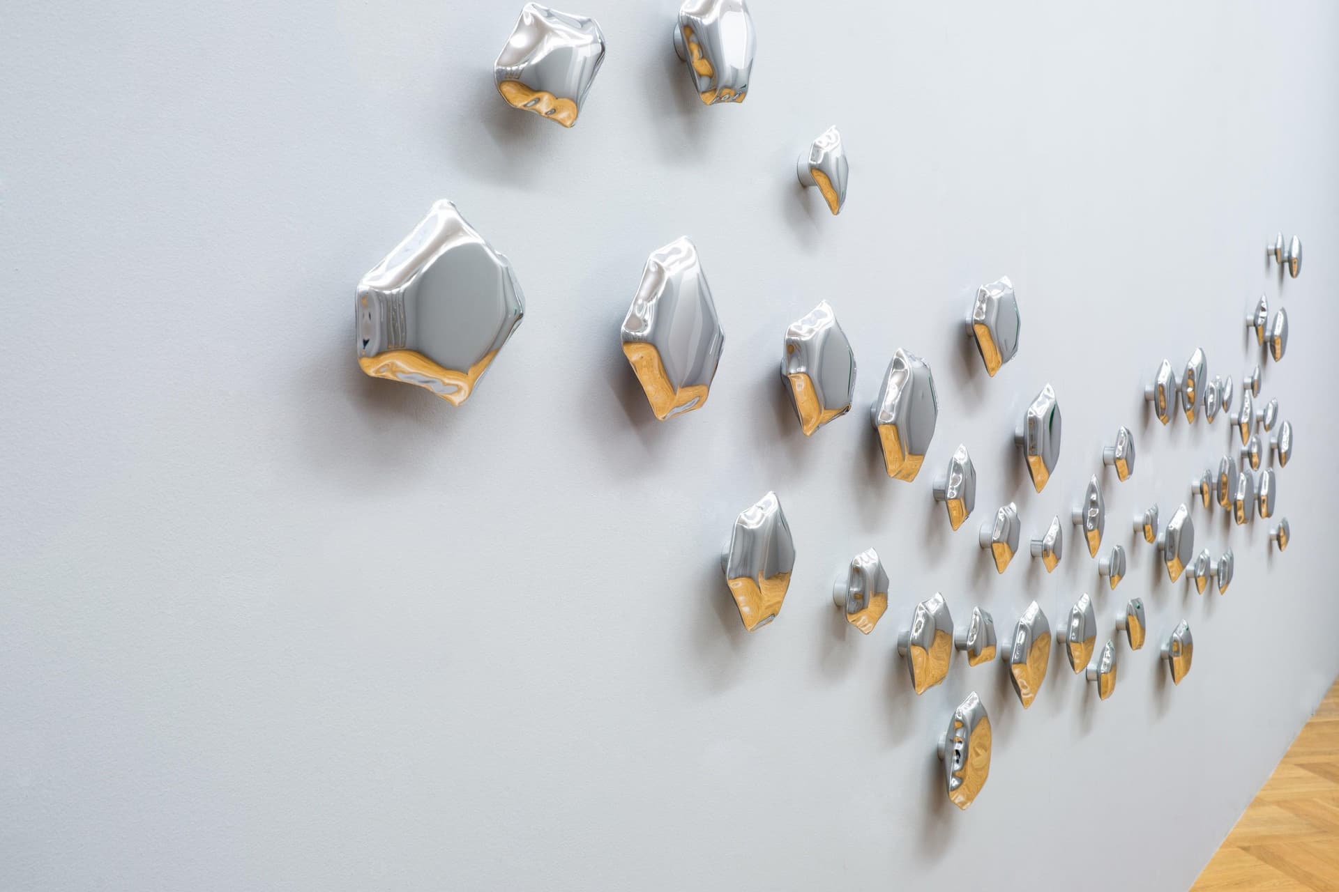 Zestaw sześciu wieszaków ściennych KAMYKI, srebrny, Zieta Studio - 121829