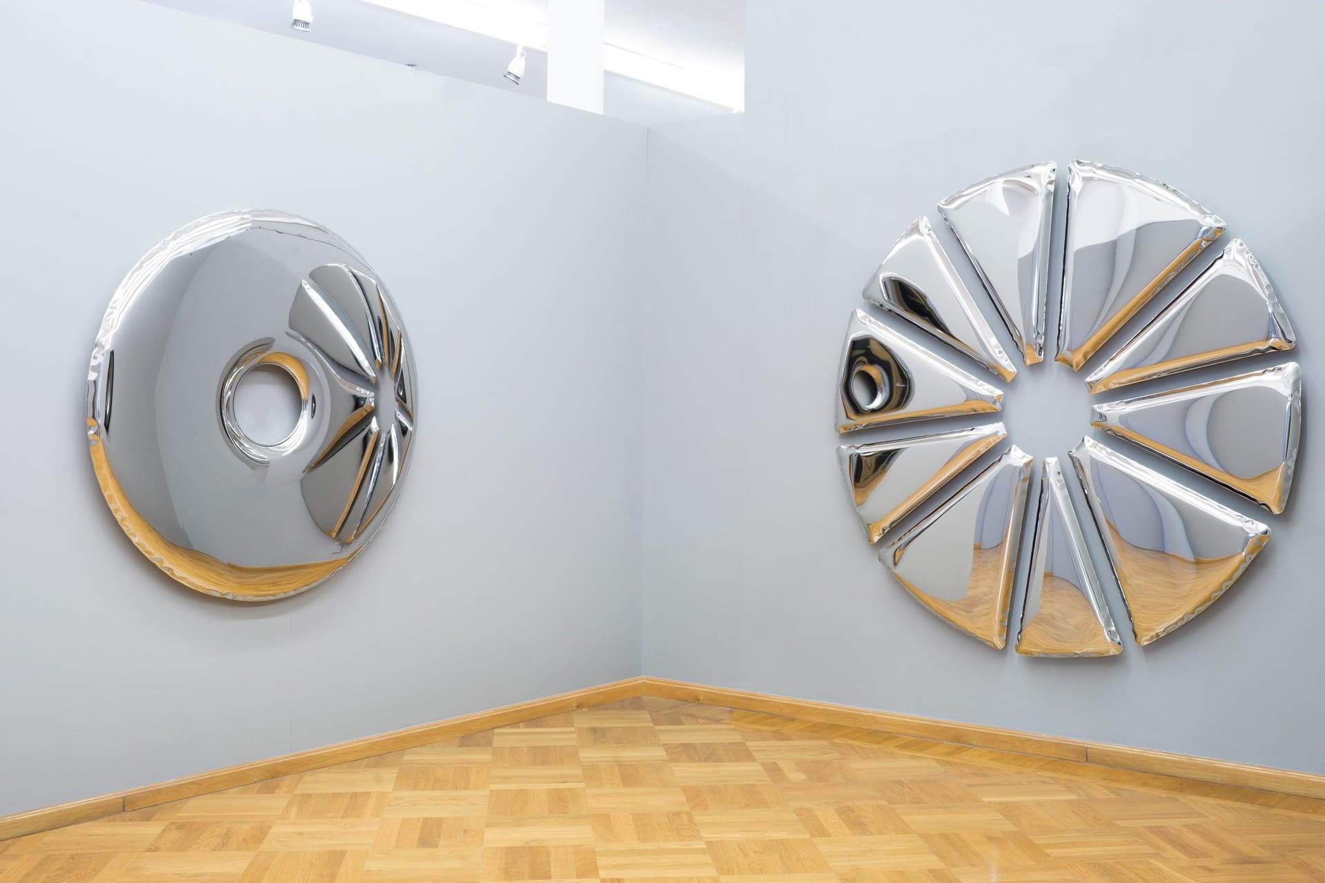 RONDO wall mirror, steel, silver, 75 cm, Zieta Studio - 121500