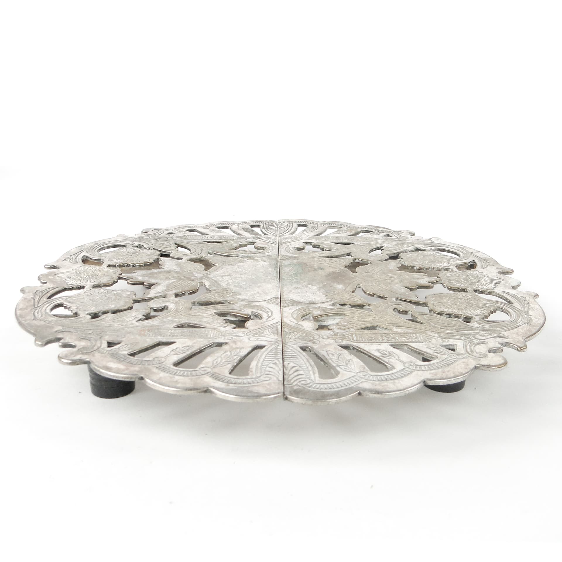 Taca pod gorące naczynia Rococo, mosiądz srebrzony, Dania, lata 60. - 108954