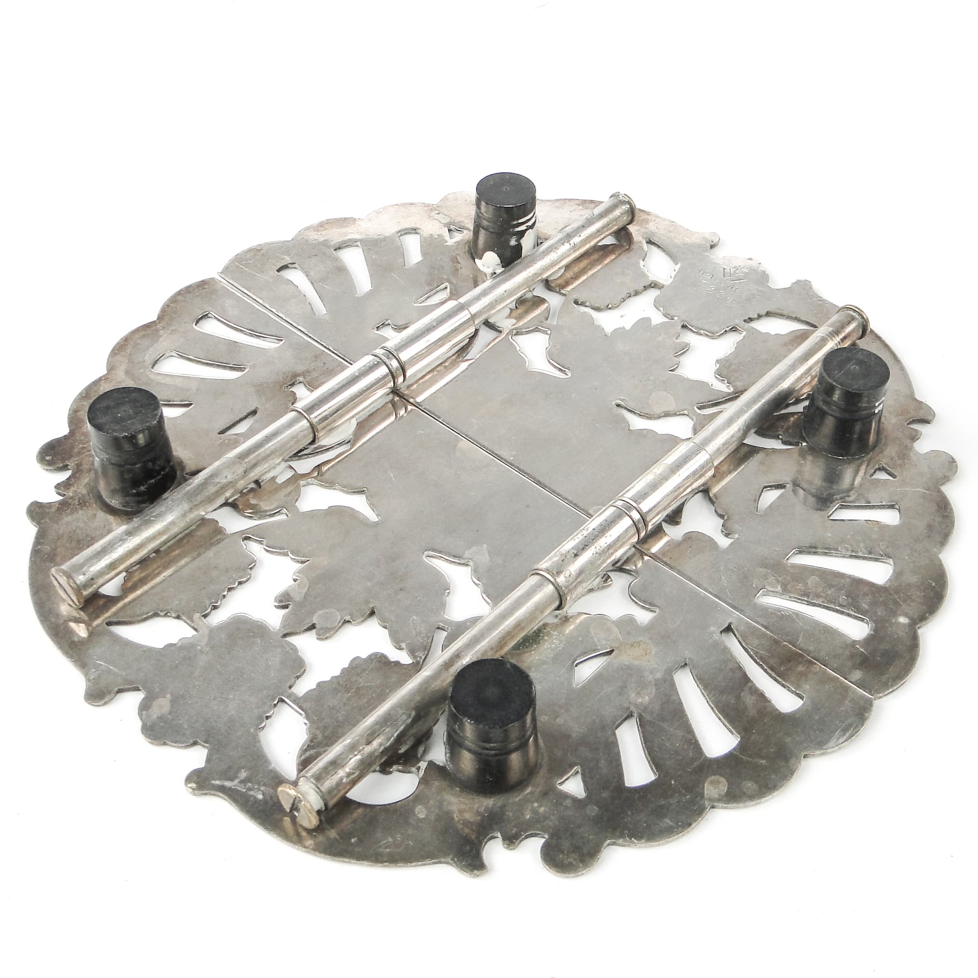 Taca pod gorące naczynia Rococo, mosiądz srebrzony, Dania, lata 60. - 108960