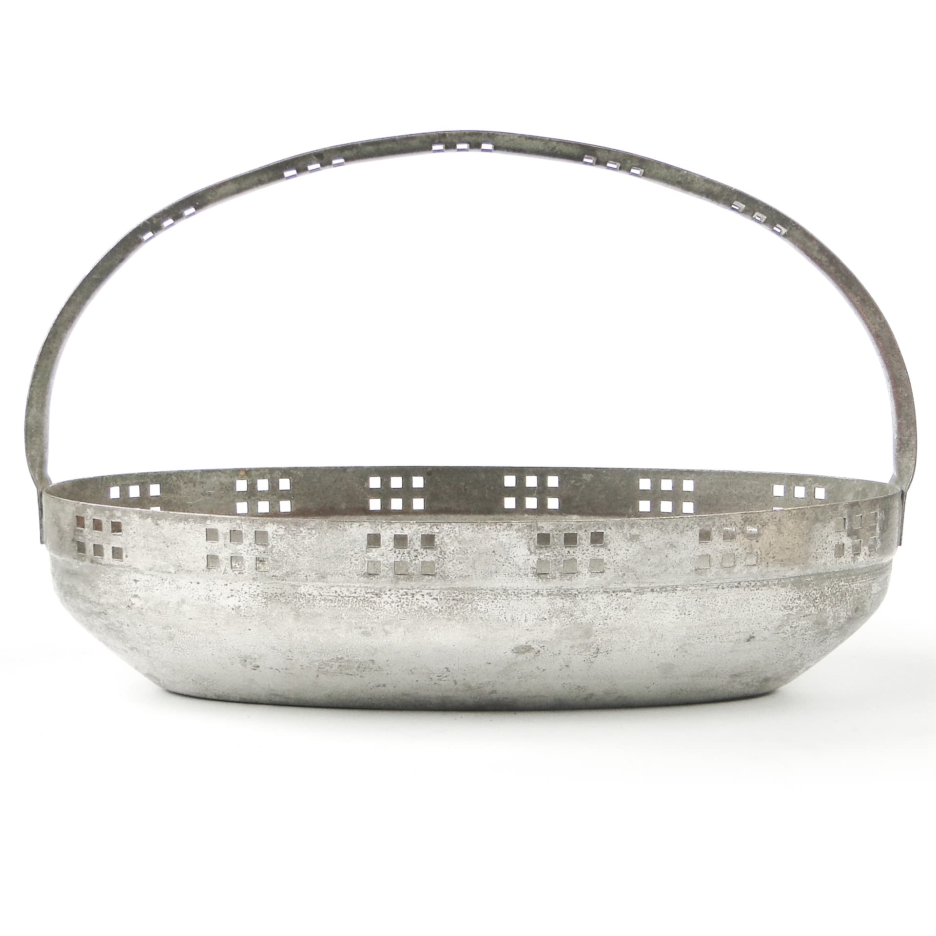 Nut basket, Viennese Secession, silver-plated brass, Austria, early 20th c. - 108985