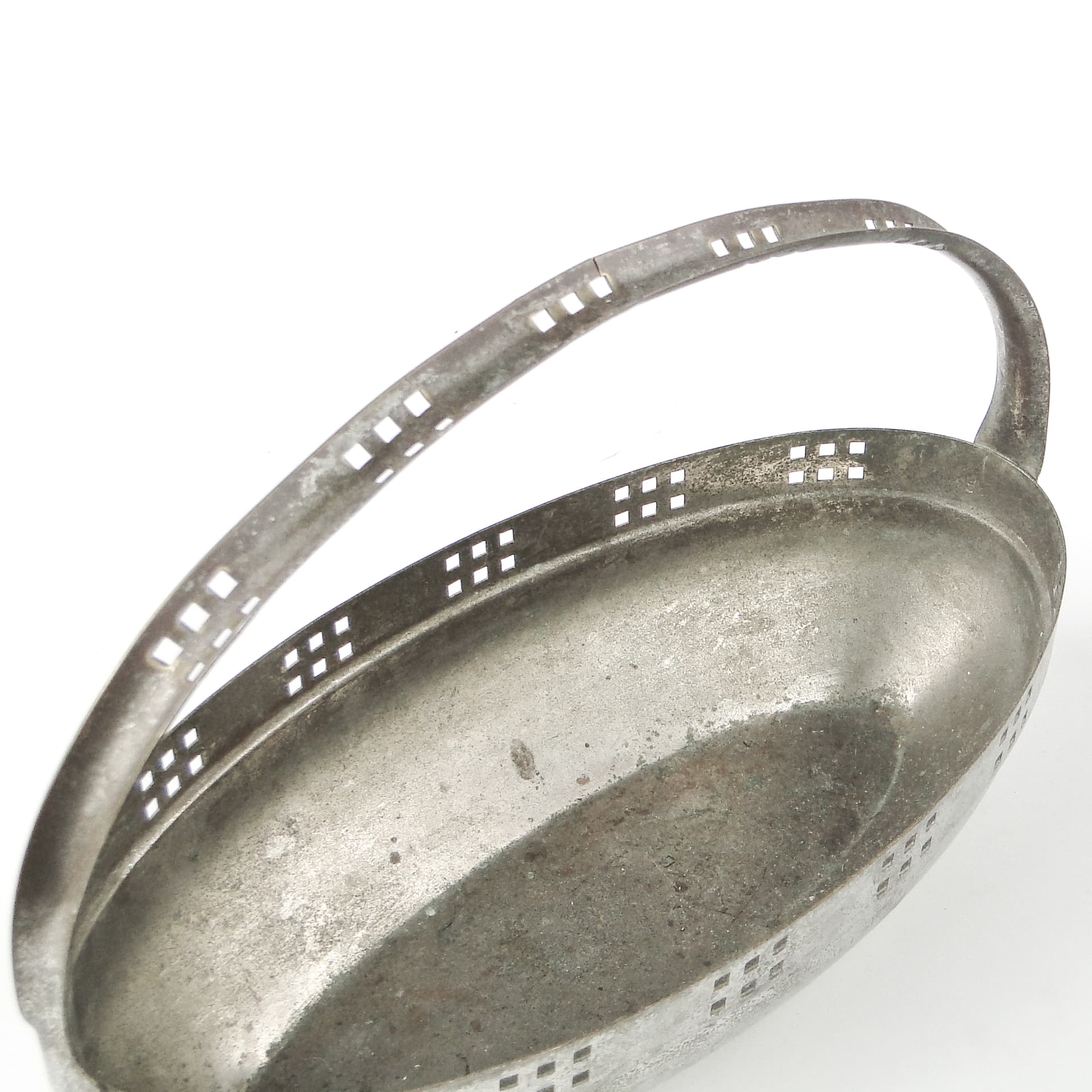 Nut basket, Viennese Secession, silver-plated brass, Austria, early 20th c. - 108991