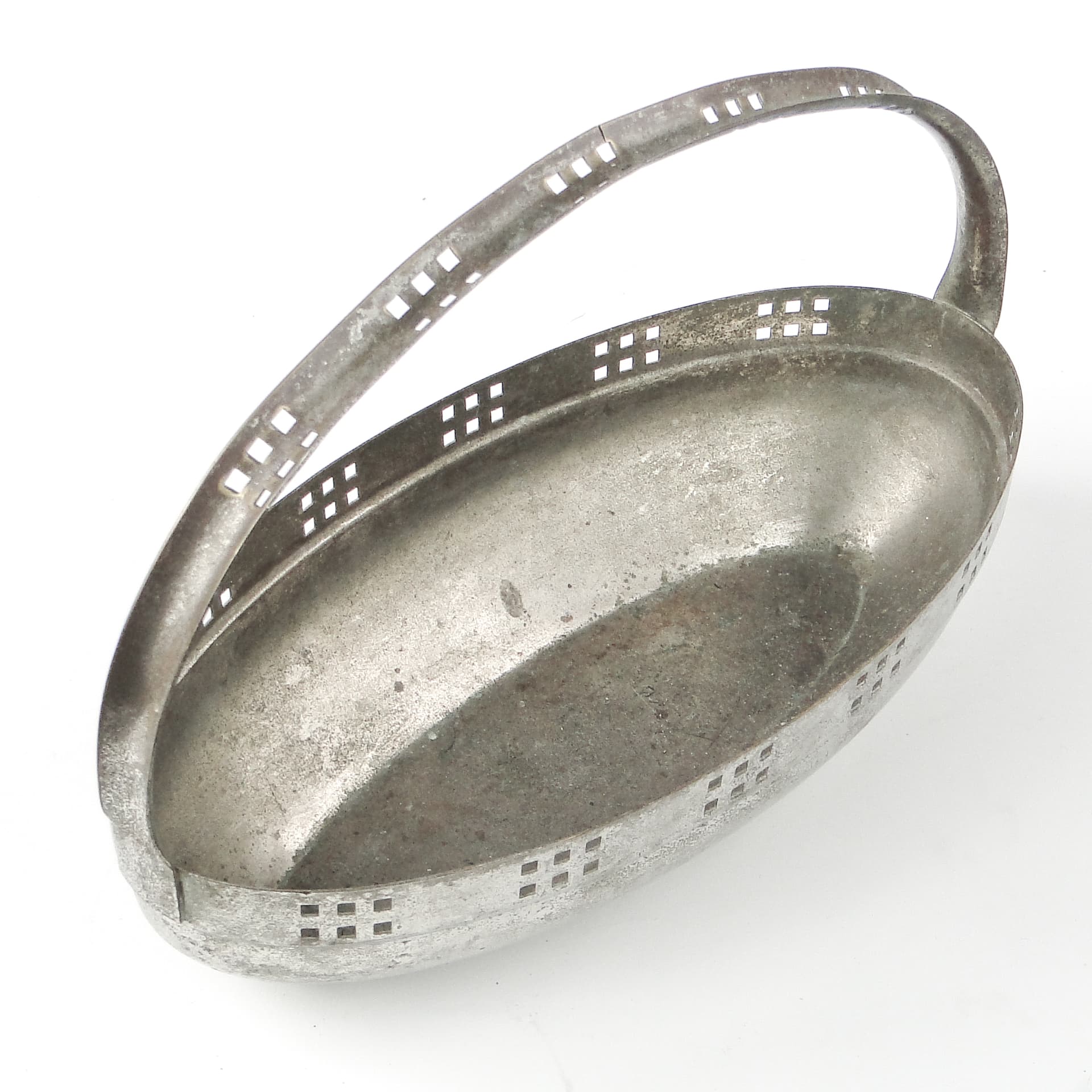 Nut basket, Viennese Secession, silver-plated brass, Austria, early 20th c. - 108988