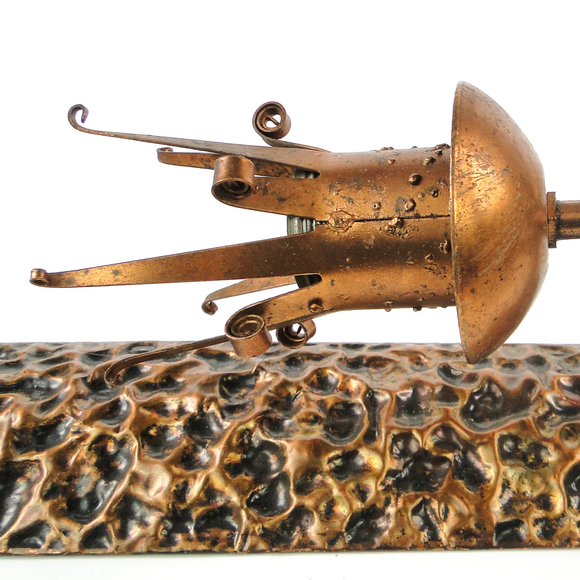 Wall sconce, postmodernism brutalism, hammered copper, Poland, 1970s. - 109094