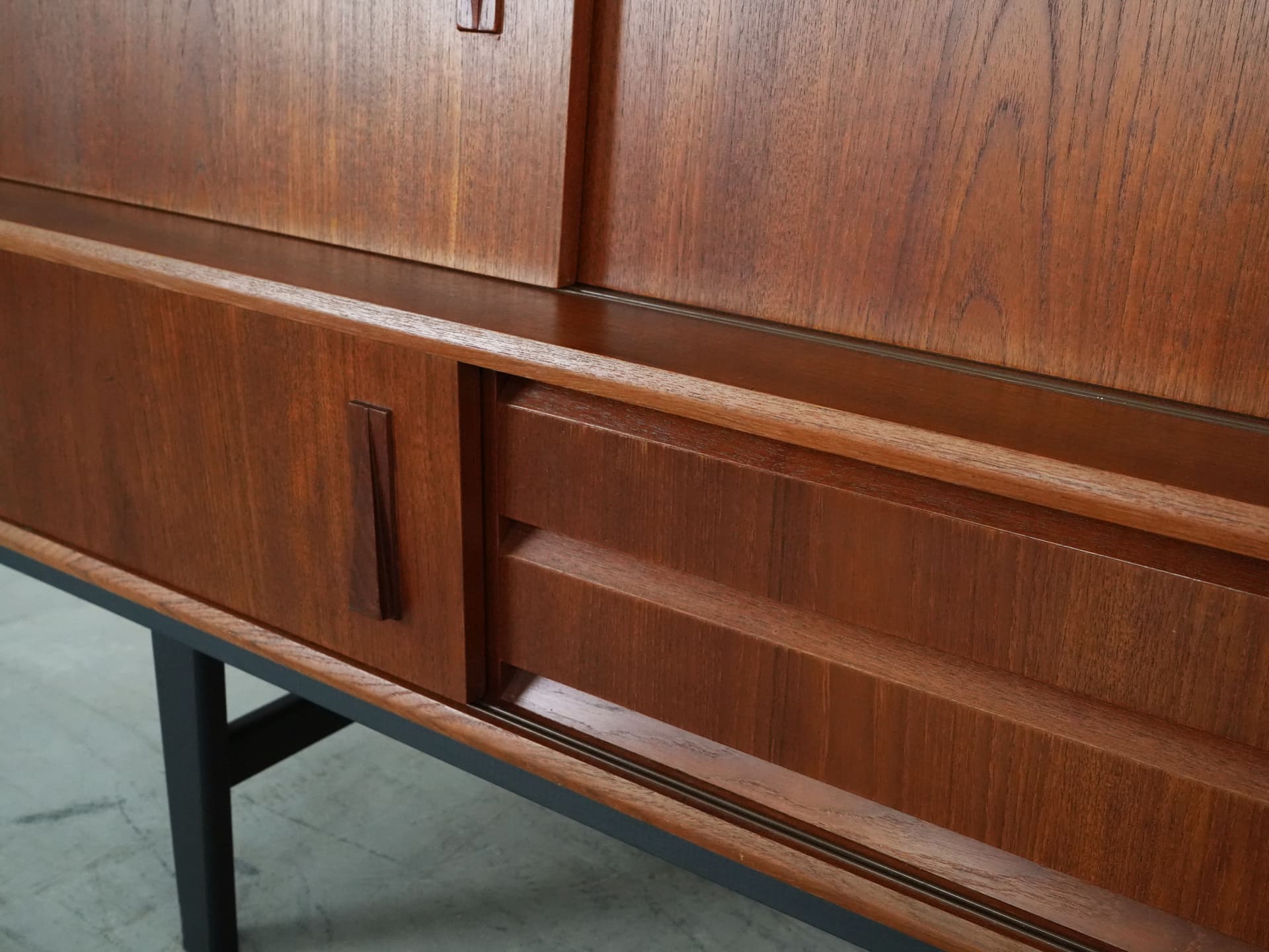 Highboard, brązowy, fornir tekowy, Dania, lata 70. - 109210