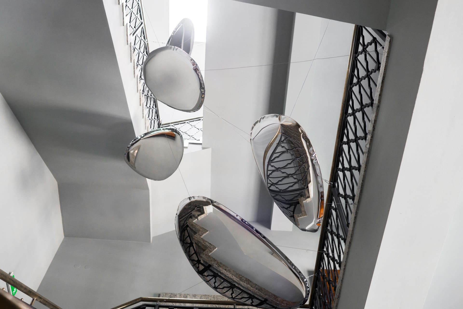 TAFLA O wall mirror, steel, silver, O1, Zieta Studio - 119312