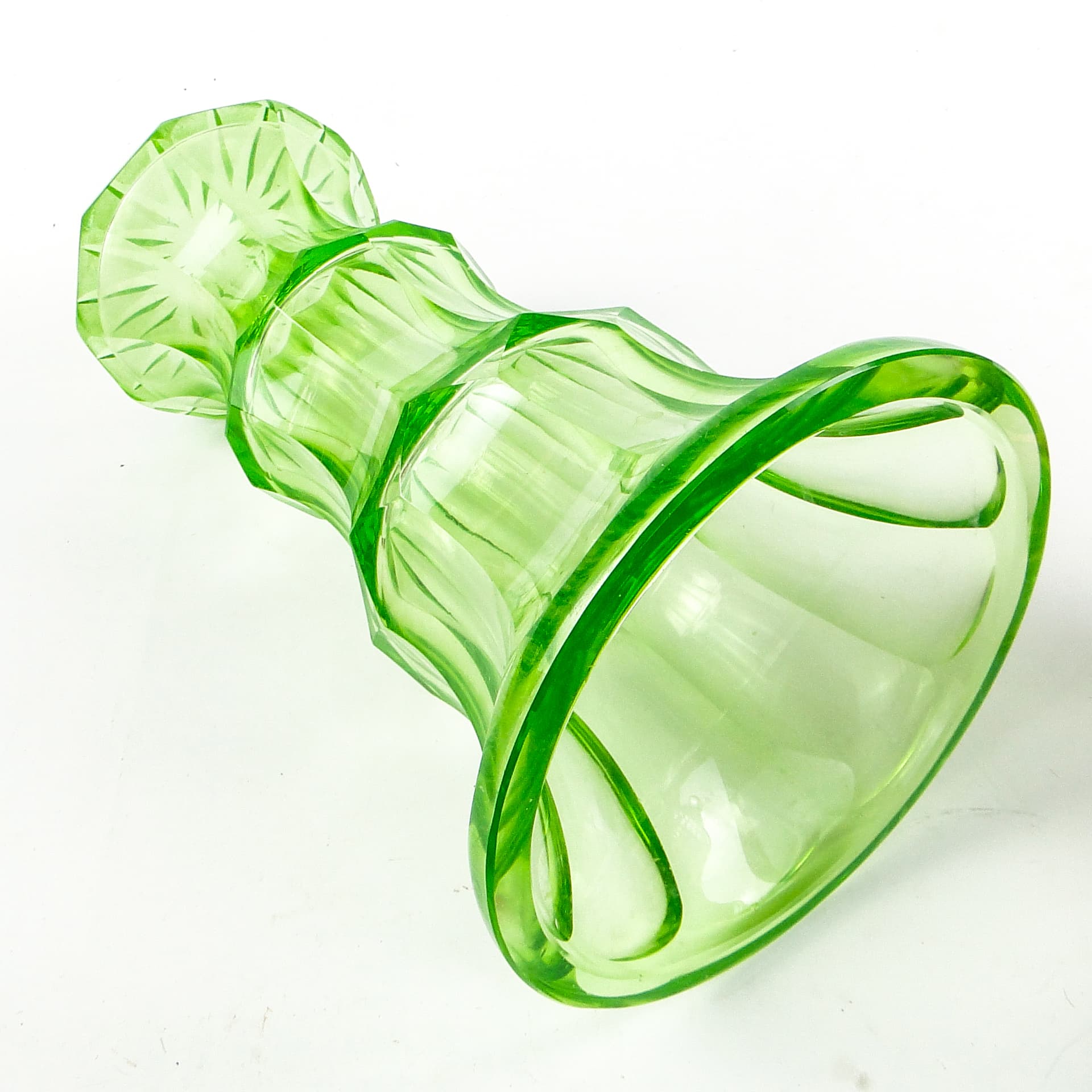 Wazon Art Deco, szkło uranowe, Bohemia, Czechosłowacja, lata 30. - 109994