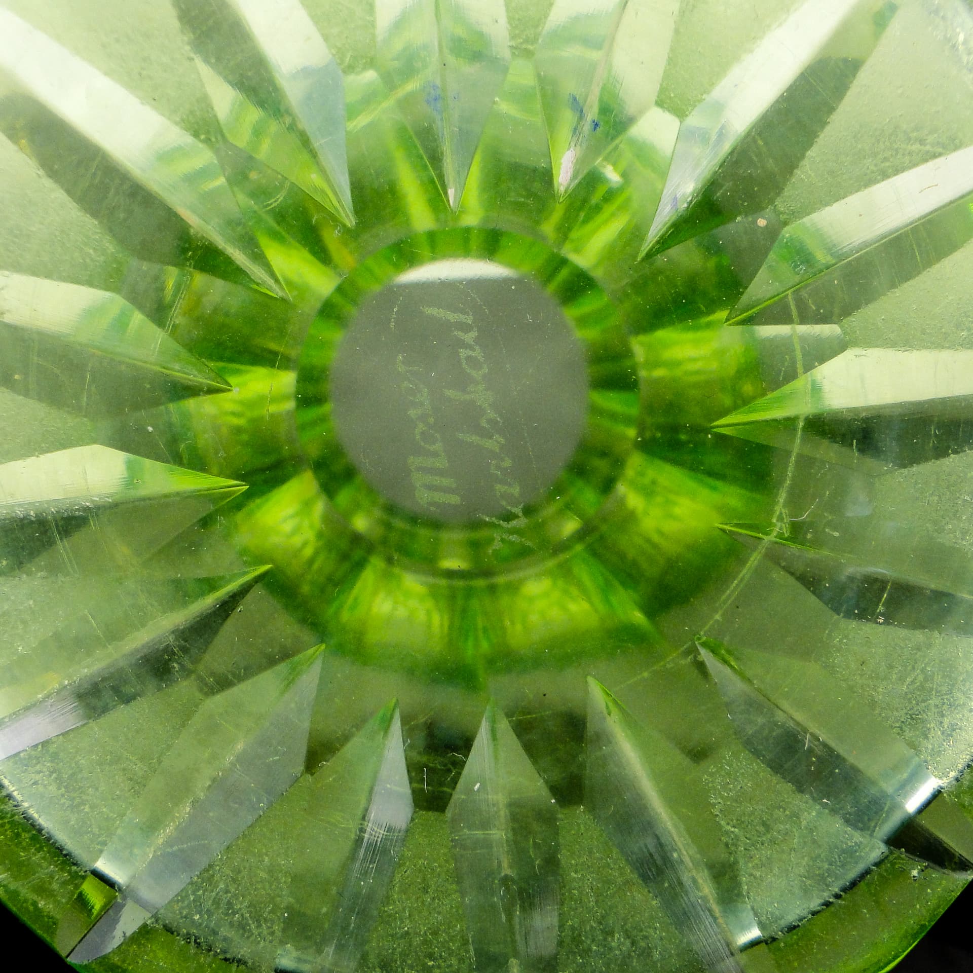 Wazon Art Deco, szkło uranowe, Bohemia, Czechosłowacja, lata 30. - 110000