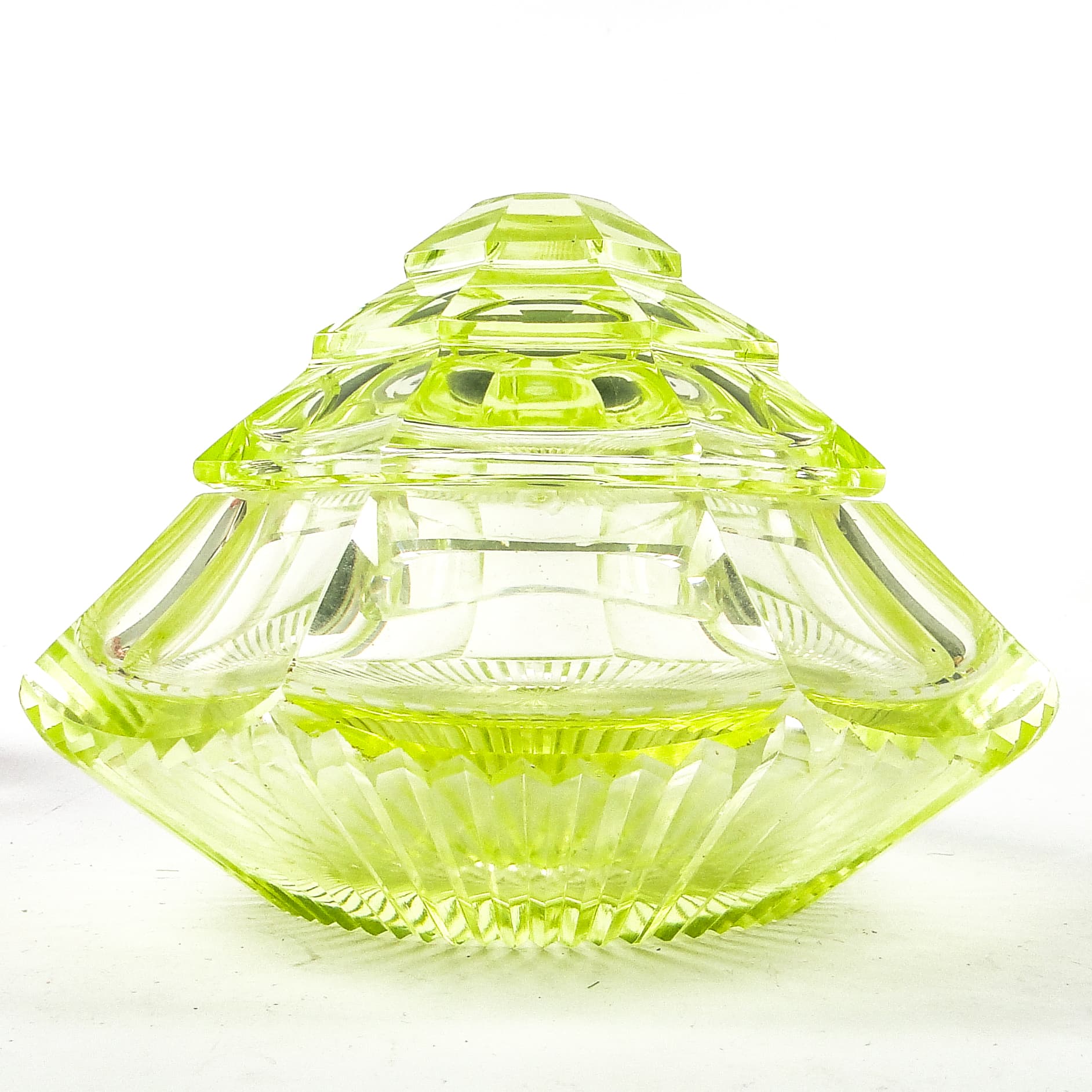Art Deco bonbonniere, uranium glass, Poland, 1930s. - 110077