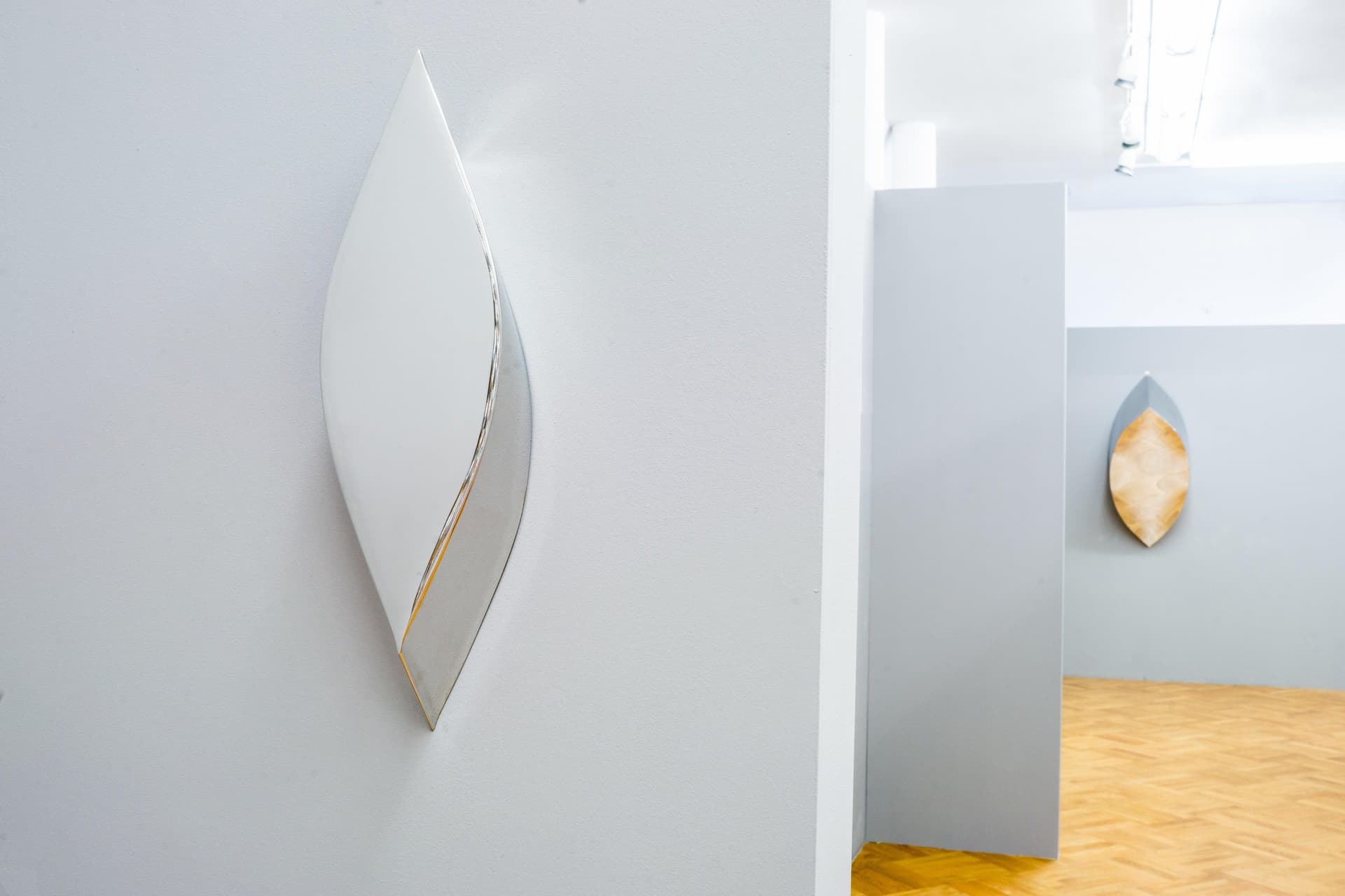 LEZKA wall mirror silver 121 cm, Zieta Studio - 118797