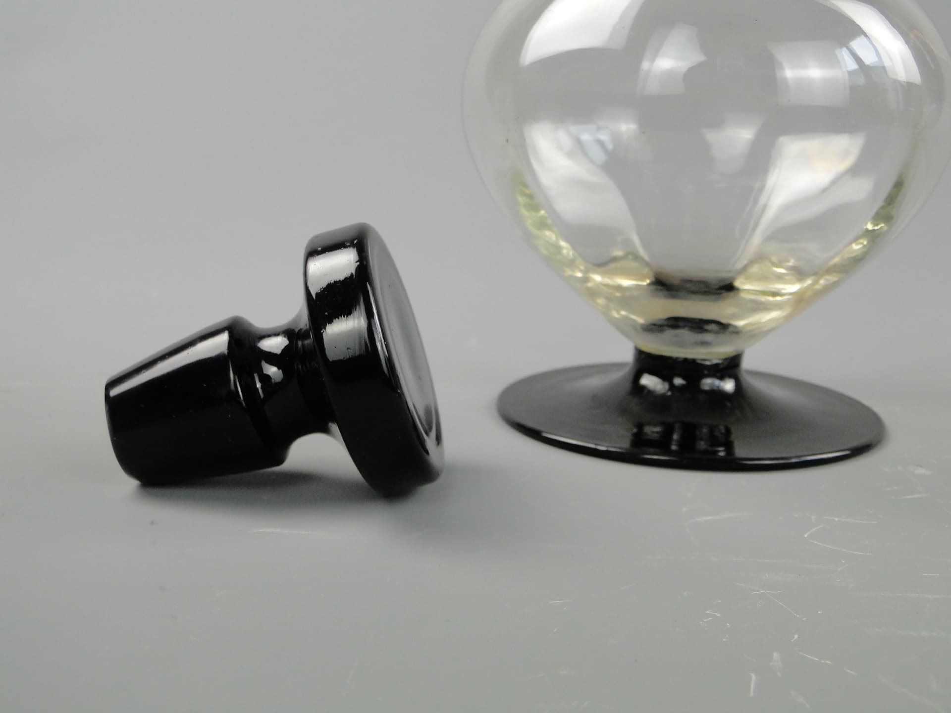 Karafka Art Deco, szkło transparentne, Polska, lata 30. - 7972