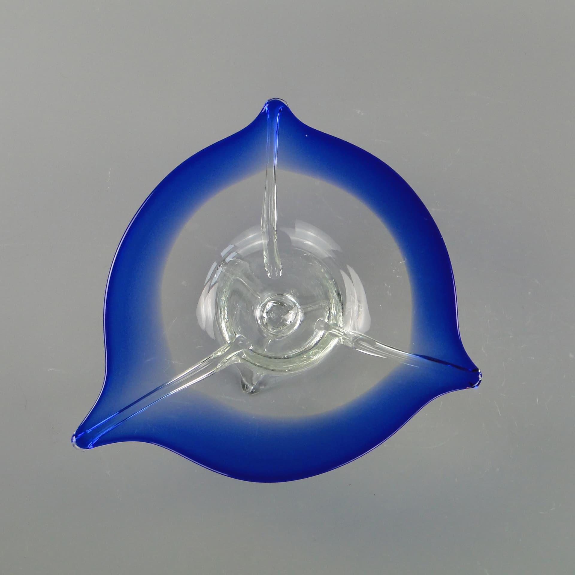 Patera, szkło transparent, proj. J. Hospodka, Czechy, lata 60. - 8005