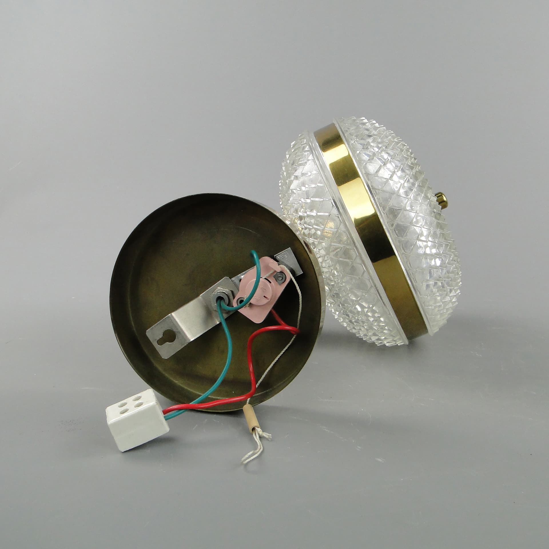 Kinkiet, mosiądz złoty, szkło transparentne, Polam, Polska, lata 60. - 8011