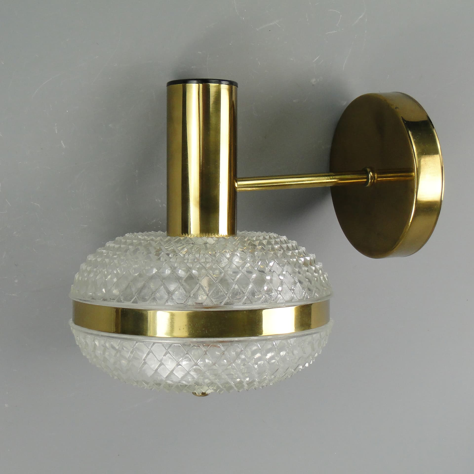 Kinkiet, mosiądz złoty, szkło transparentne, Polam, Polska, lata 60. - 8014