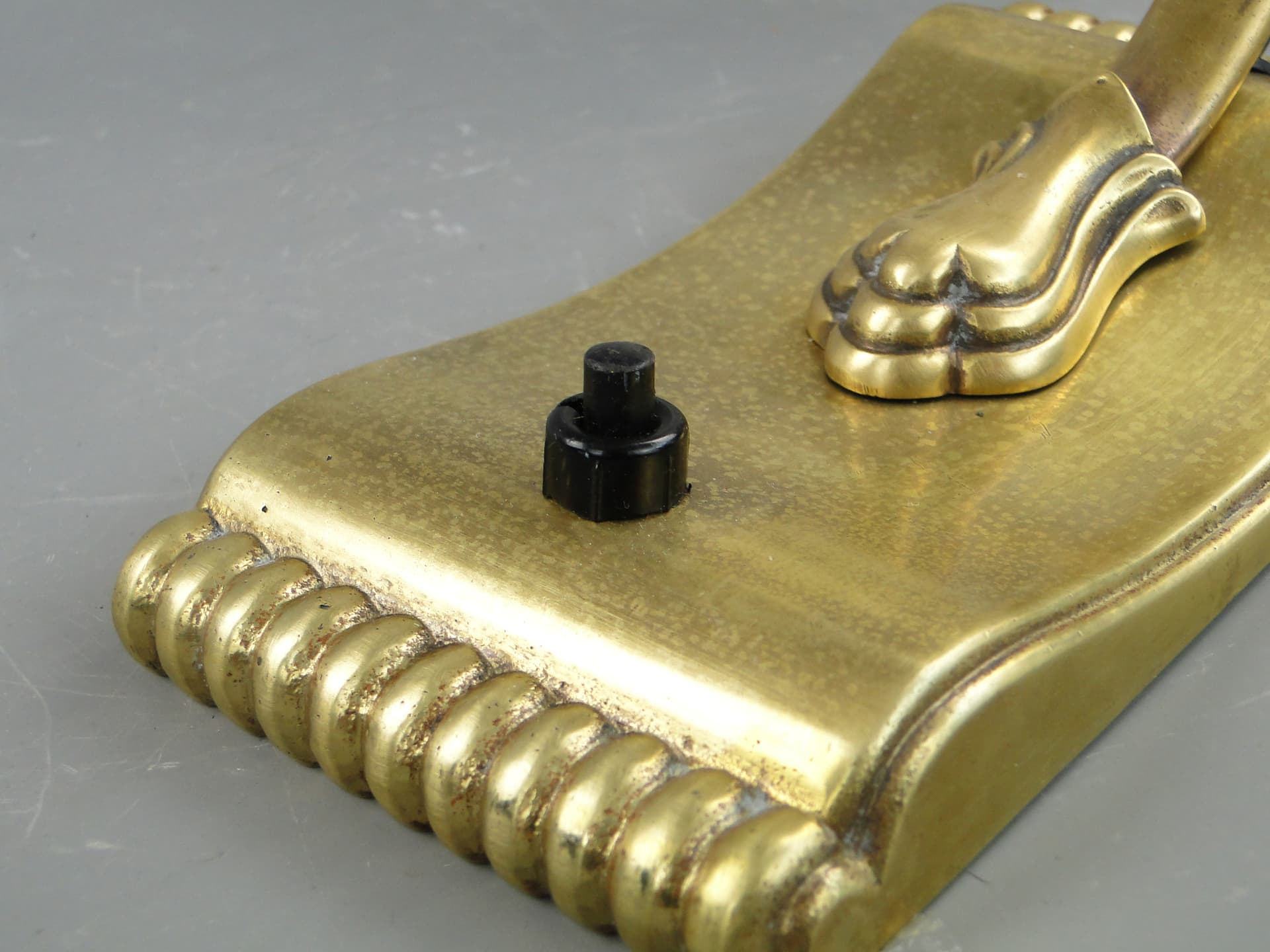 Para lamp stołowych Art déco, mosiądz złoty, szkło białe, Polska, lata 20. - 8057