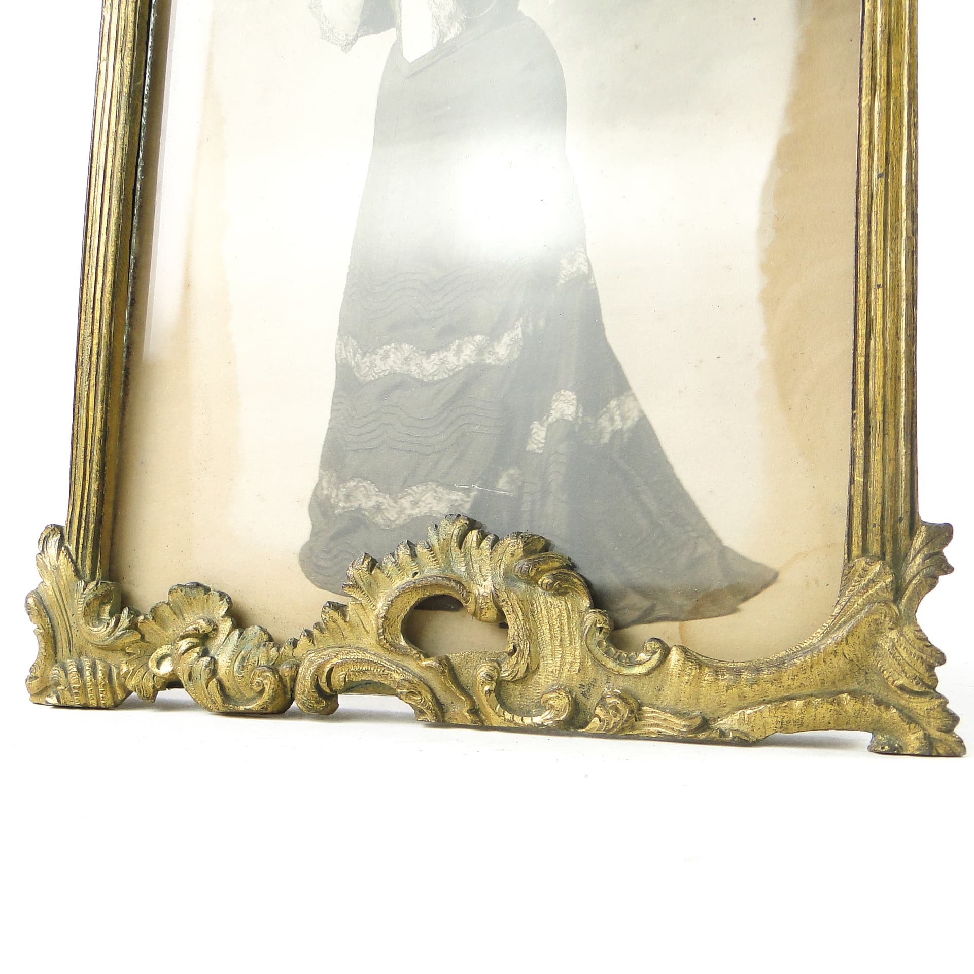Rococo picture frame, gilt pewter, gilt brass, France, 19th c. - 111511