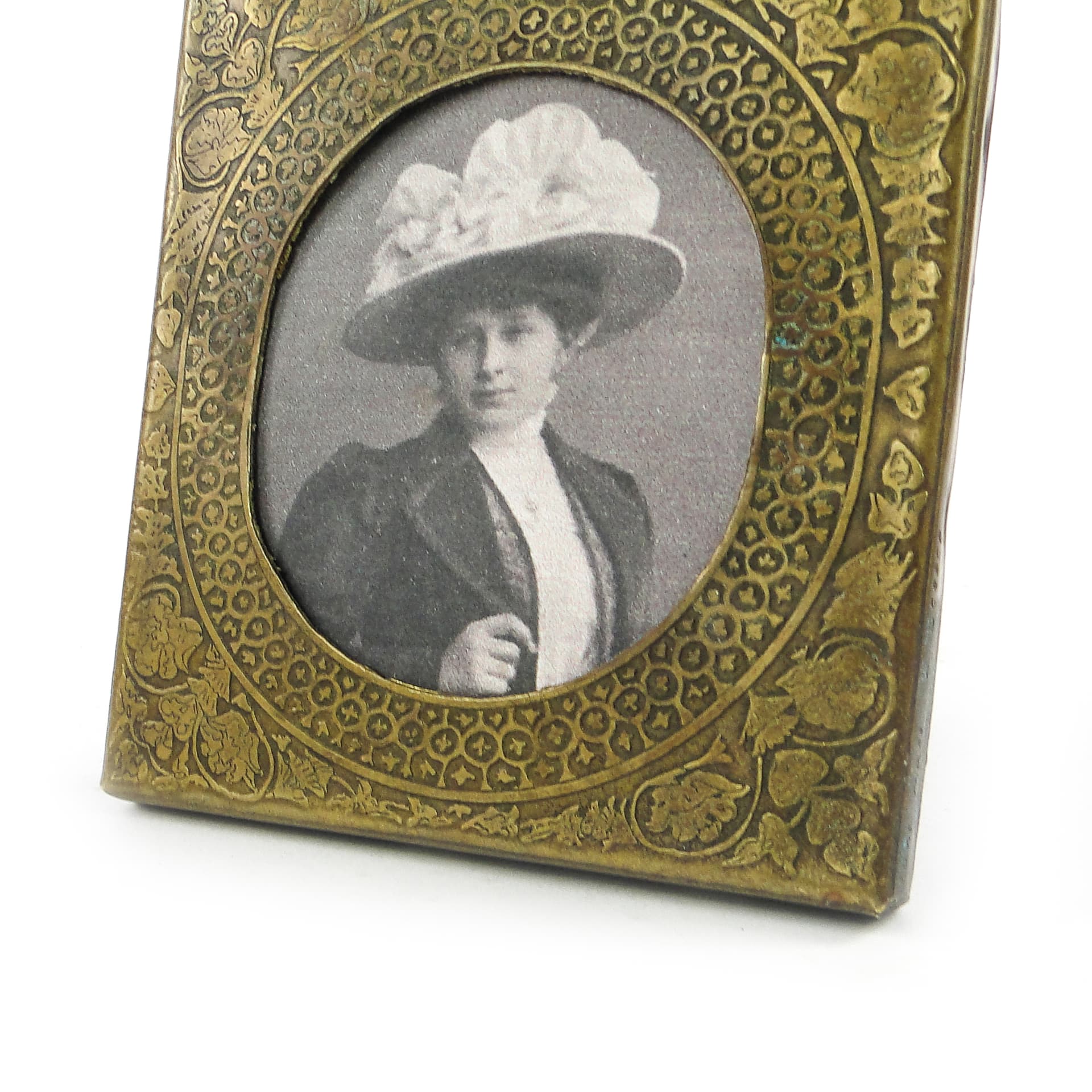 Art Nouveau photo frame, brass, France, early 20th c. - 111829