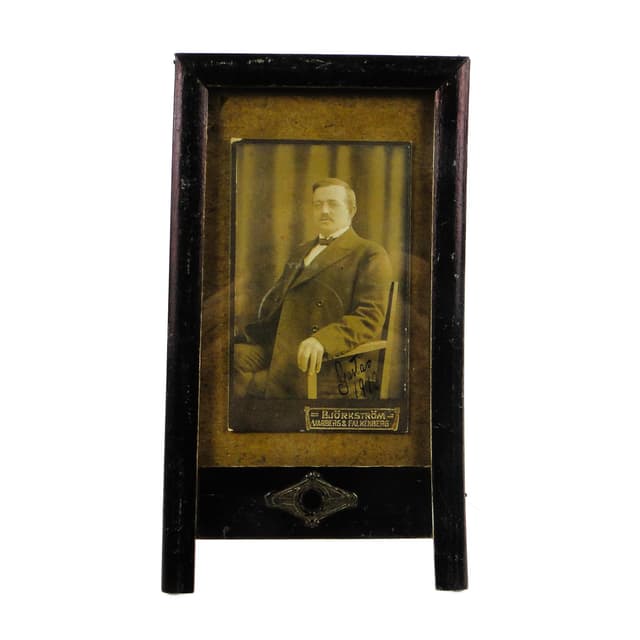 Art Nouveau photo frame, wood, Germany, early 20th c. - DIMENSION