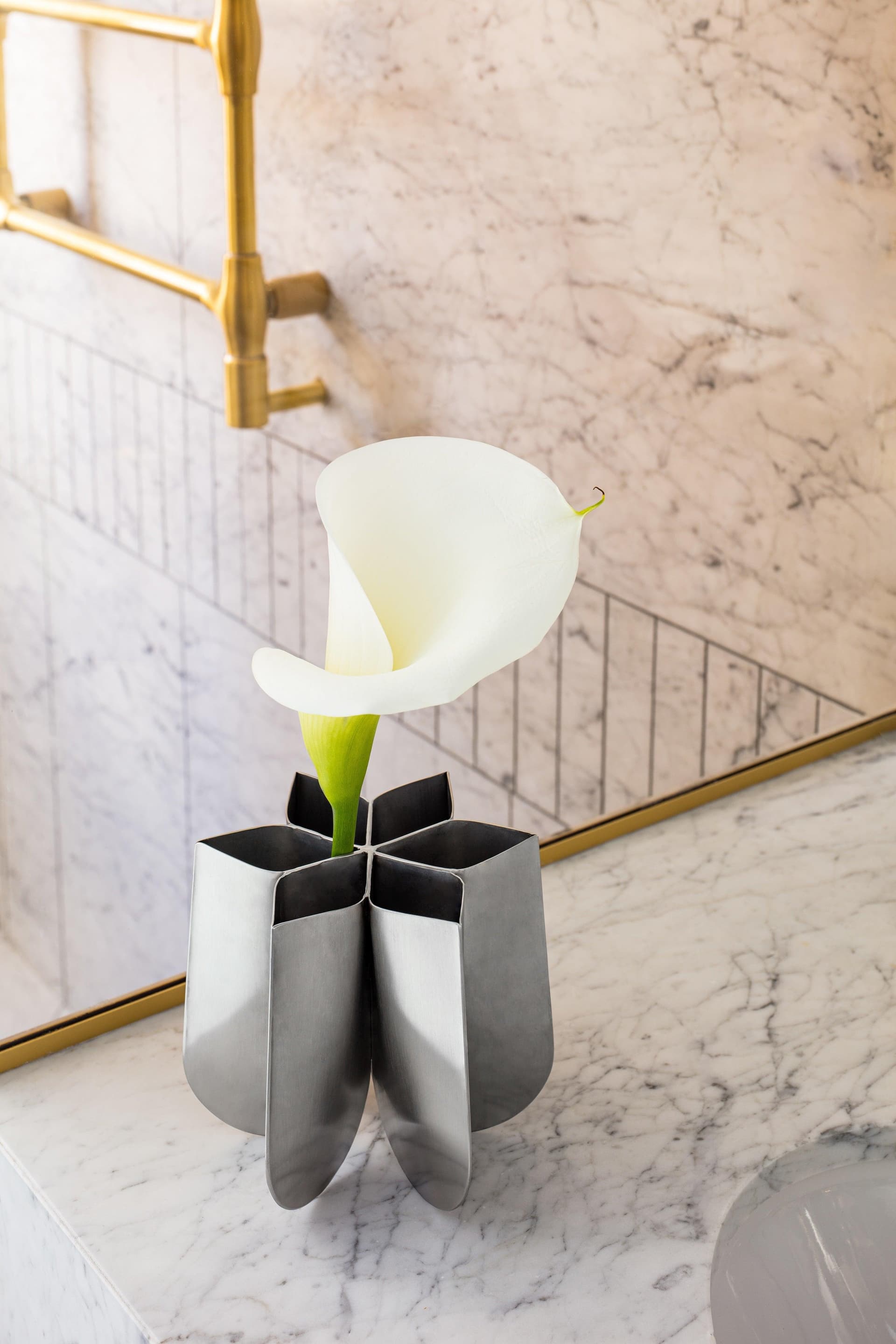 Vase ROTATION stainless steel silver 20 cm, Zieta Studio - 117588