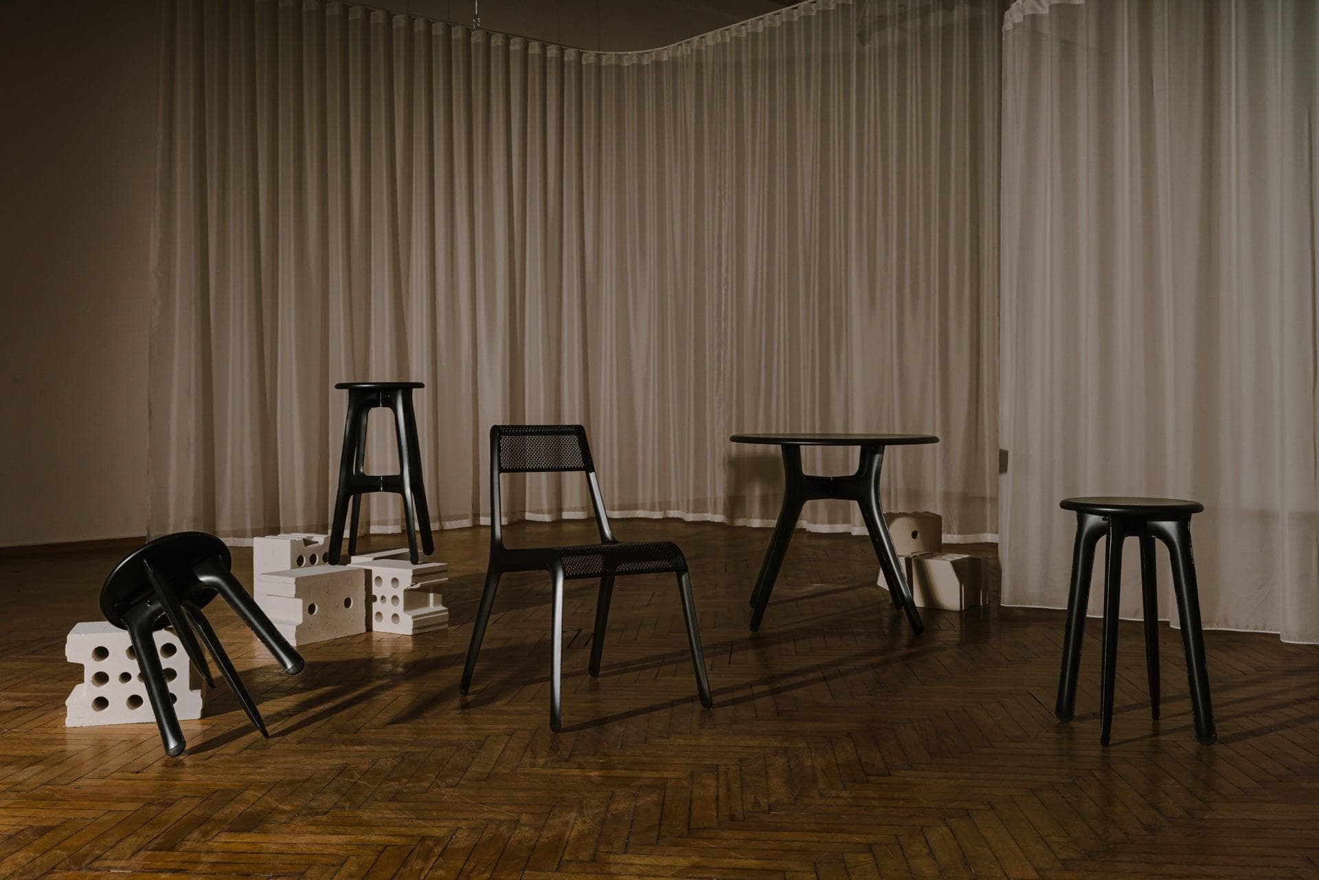 Krzesło ULTRALEGGERA czarne, Zieta Studio - 117325