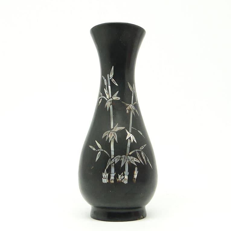 Wazon Oriental, laka czarna, aplikacja z masy perłowej, Japonia, lata 50. - 112479