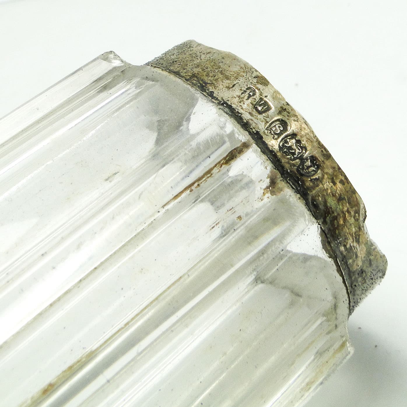 Wazon secesyjny, szkło zielone, srebrne okucie, Wielka Brytania, początek XX w. - 112530