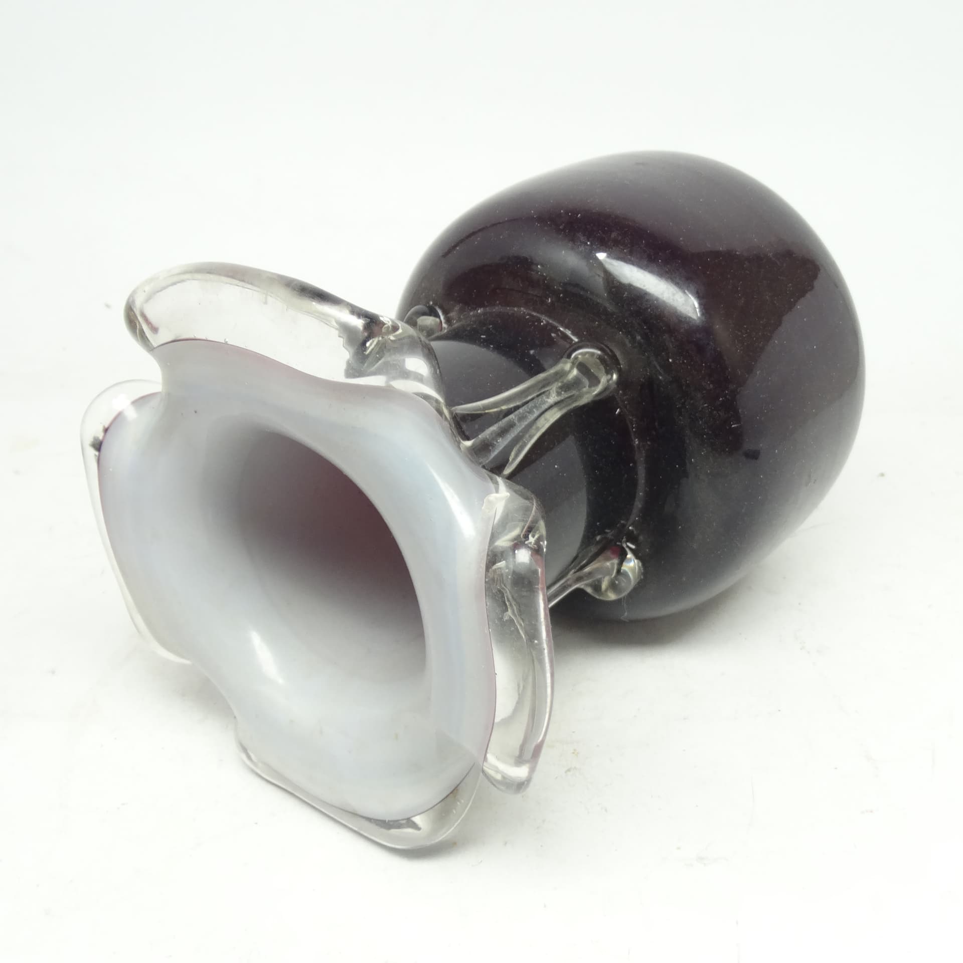 Wazon mid-century modern, szkło fioletowe, Polska, lata 70. - 114054