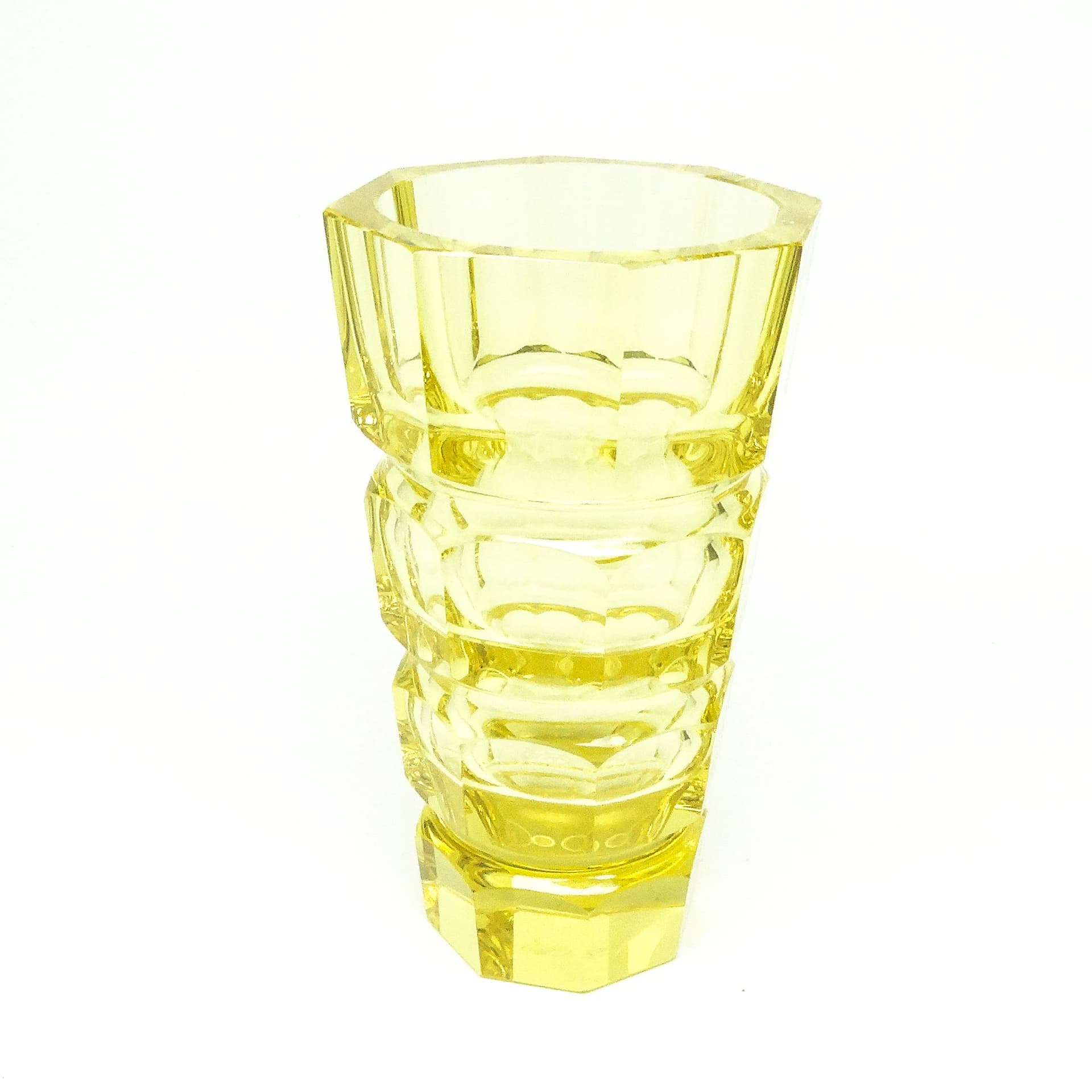 Wazon Art Deco, kryształ żółty, proj. J. Hoffmann, Moser, Czechosłowacja, lata 30. - 114487