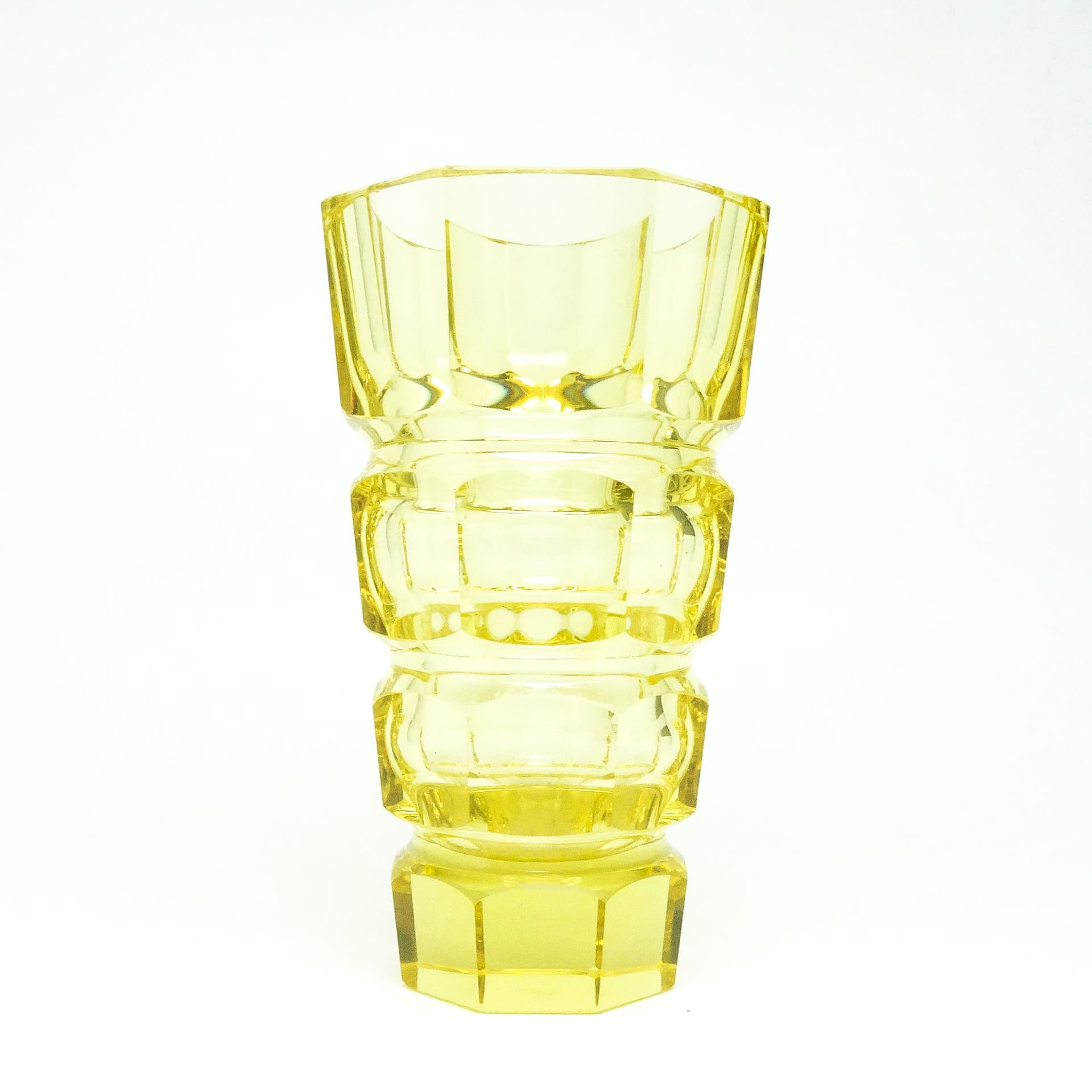 Wazon Art Deco, kryształ żółty, proj. J. Hoffmann, Moser, Czechosłowacja, lata 30. - 114481